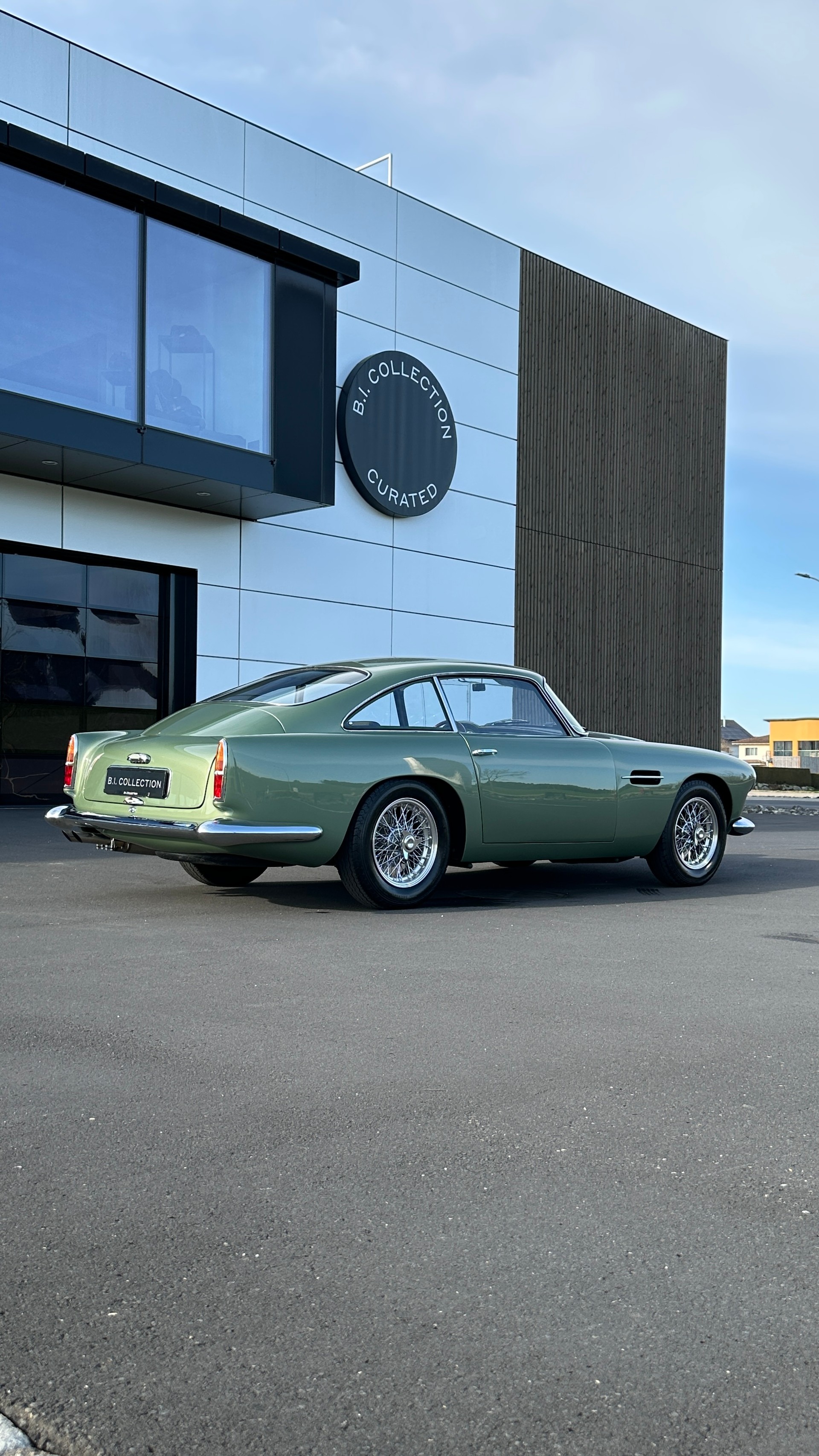 ASTON MARTIN DB4 Serie 1-image-7