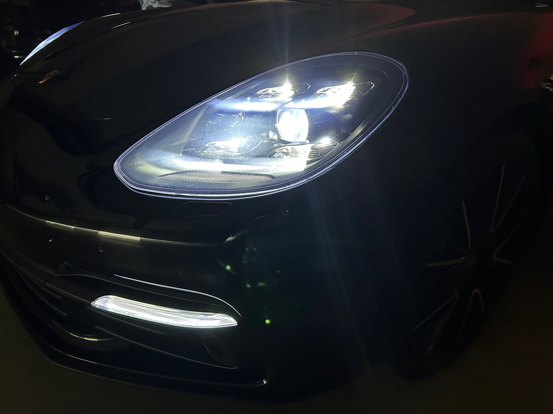 PORSCHE Panamera 4S Sport Turismo PDK*CH Fahrzeug*Schiebedach*Sportauspuff*Soft Close*-image-28