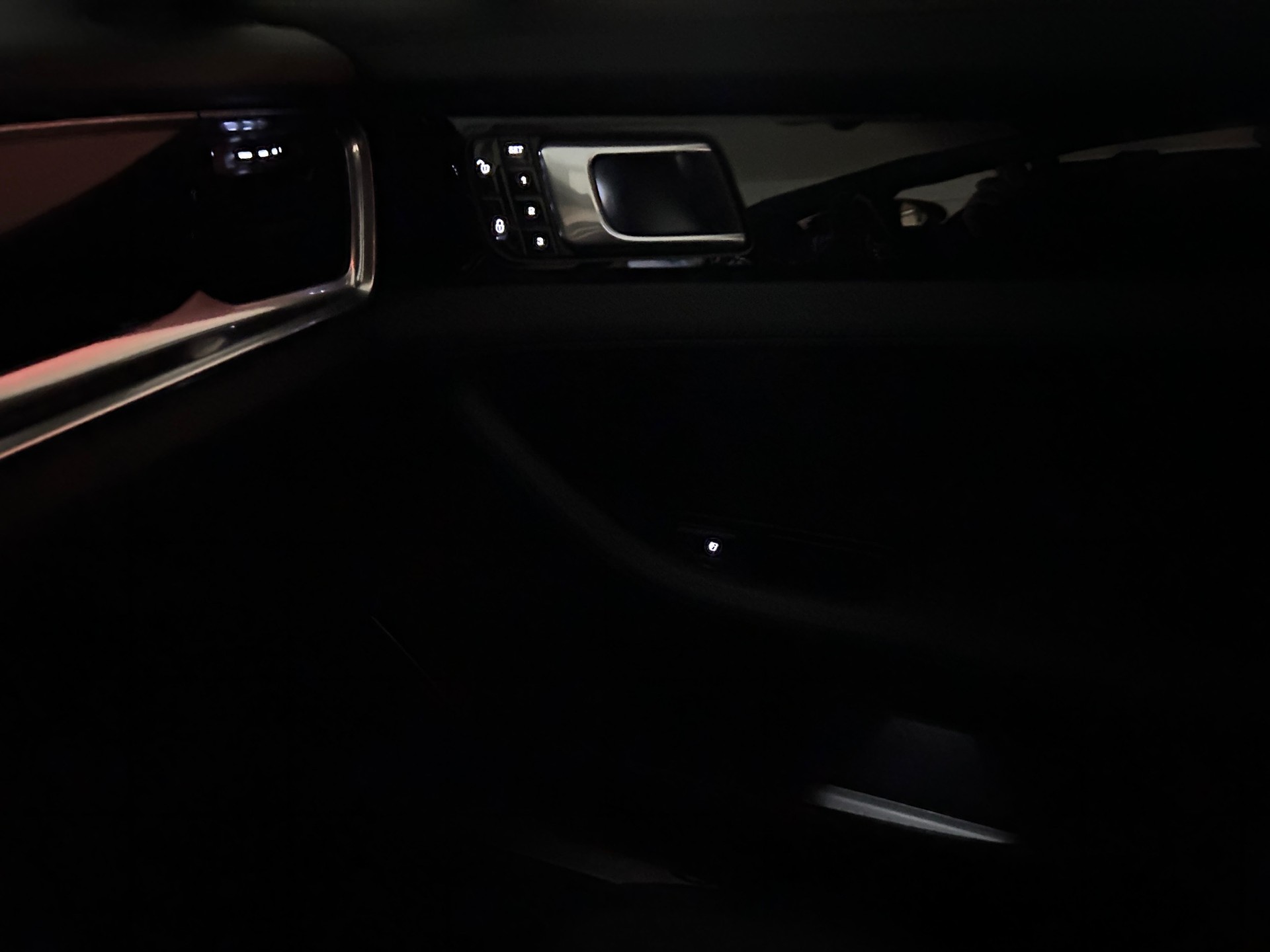 PORSCHE Panamera 4S Sport Turismo PDK*CH Fahrzeug*Schiebedach*Sportauspuff*Soft Close*-image-10