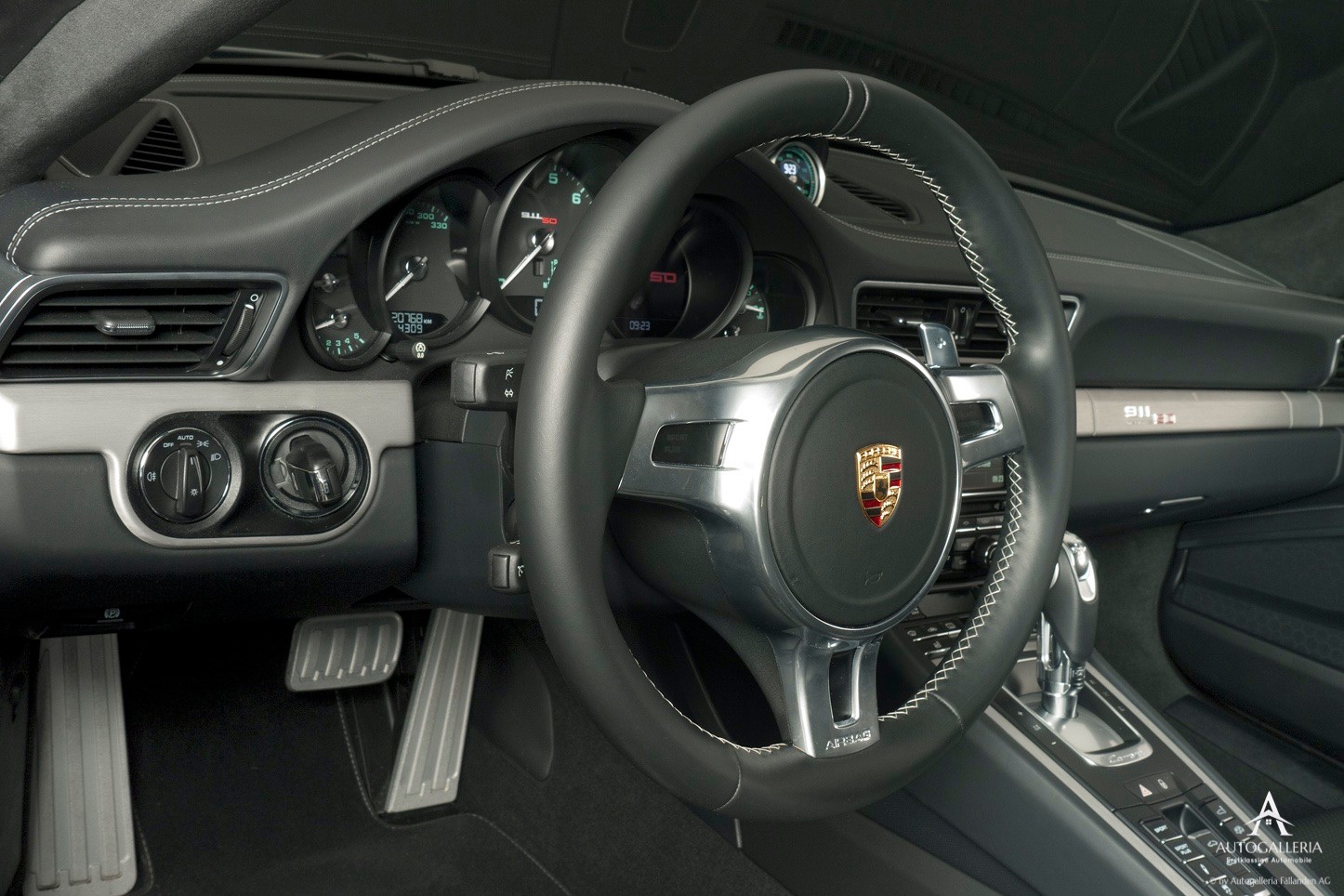 PORSCHE 911 Carrera S 50 Years PDK-image-9