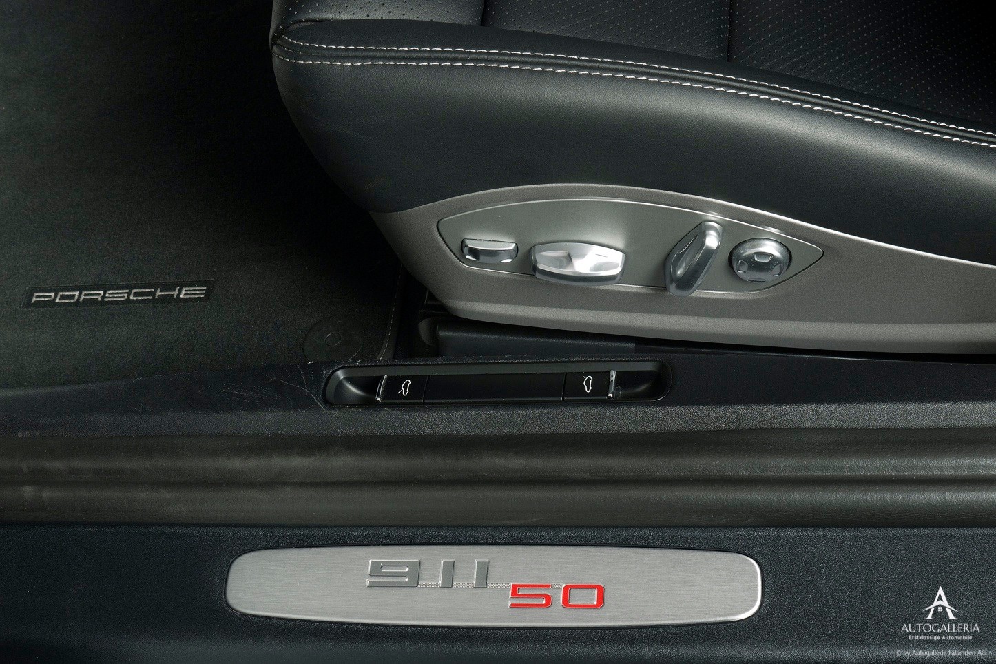 PORSCHE 911 Carrera S 50 Years PDK-image-15