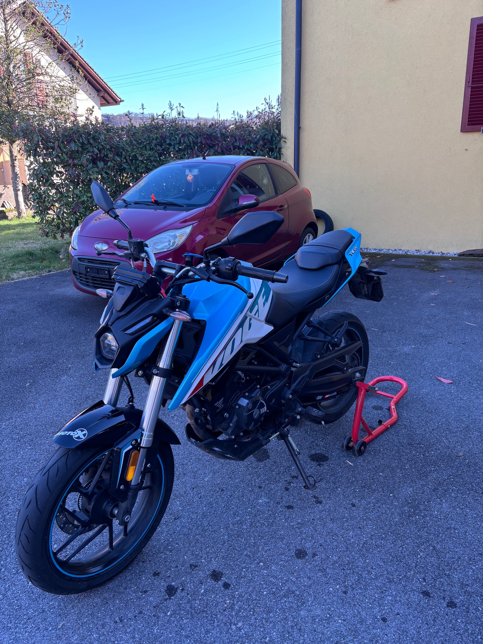 VOGE 125R-image-1