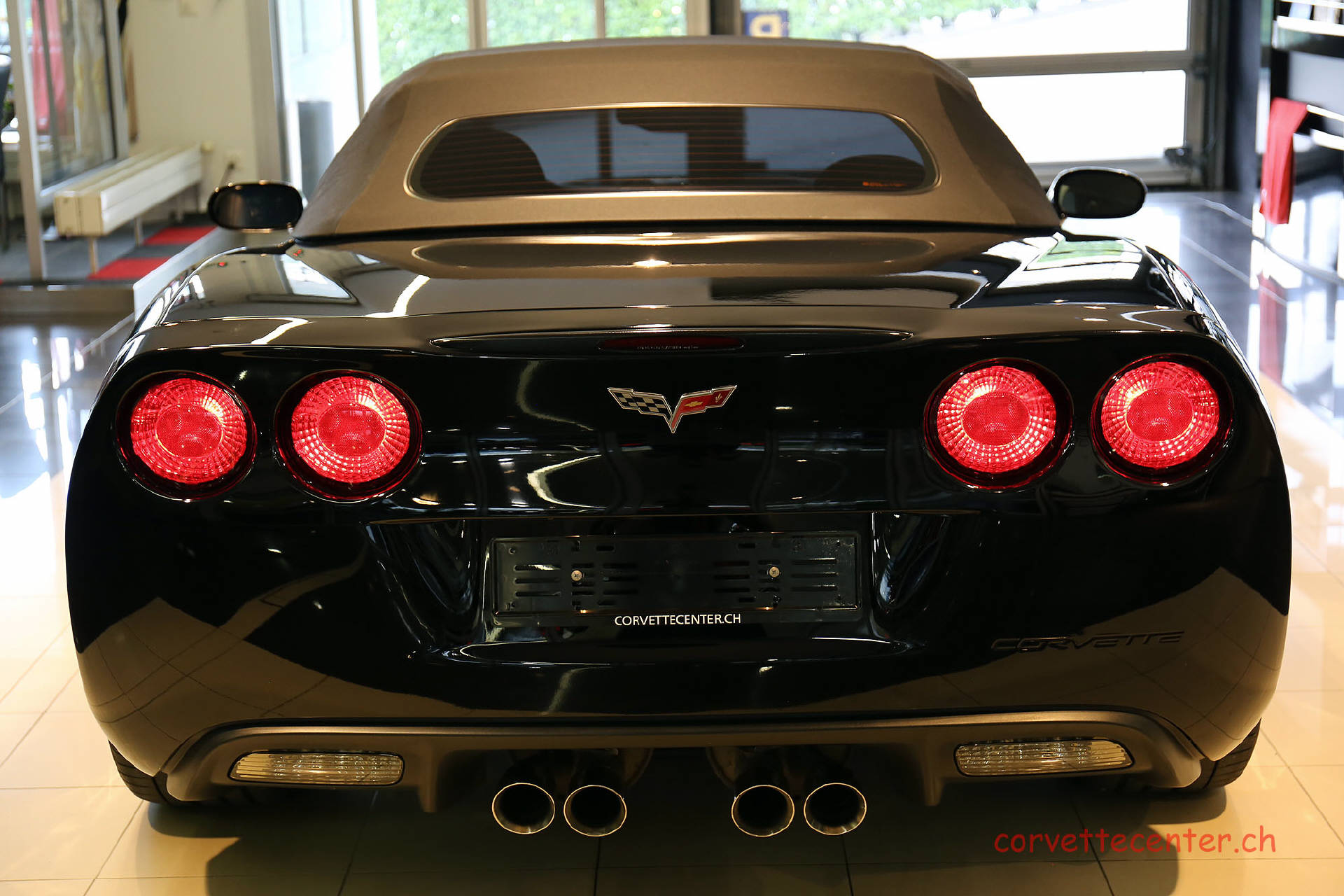 CHEVROLET Corvette Convertible 6.2 V8-image-15