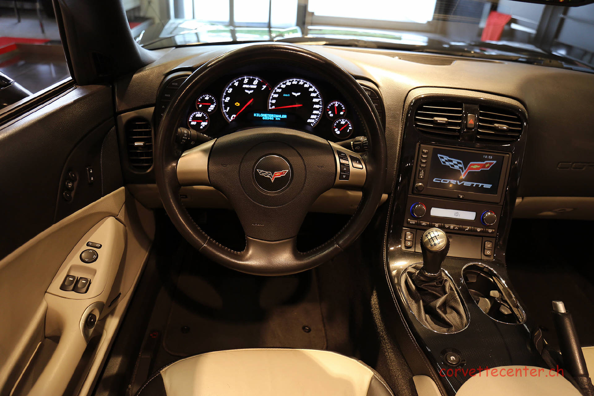 CHEVROLET Corvette Convertible 6.2 V8-image-9