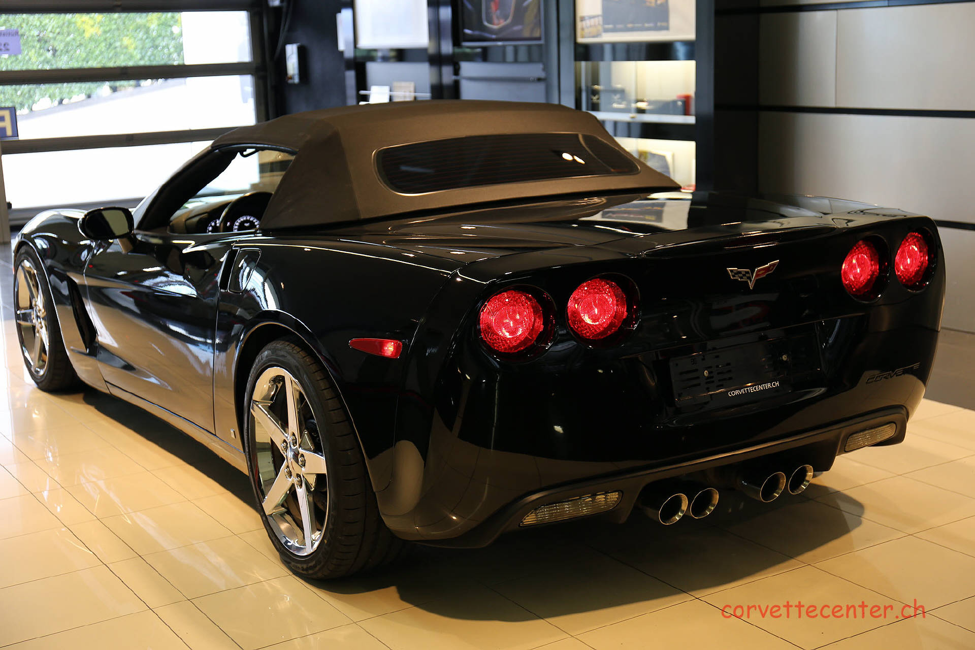CHEVROLET Corvette Convertible 6.2 V8-image-16