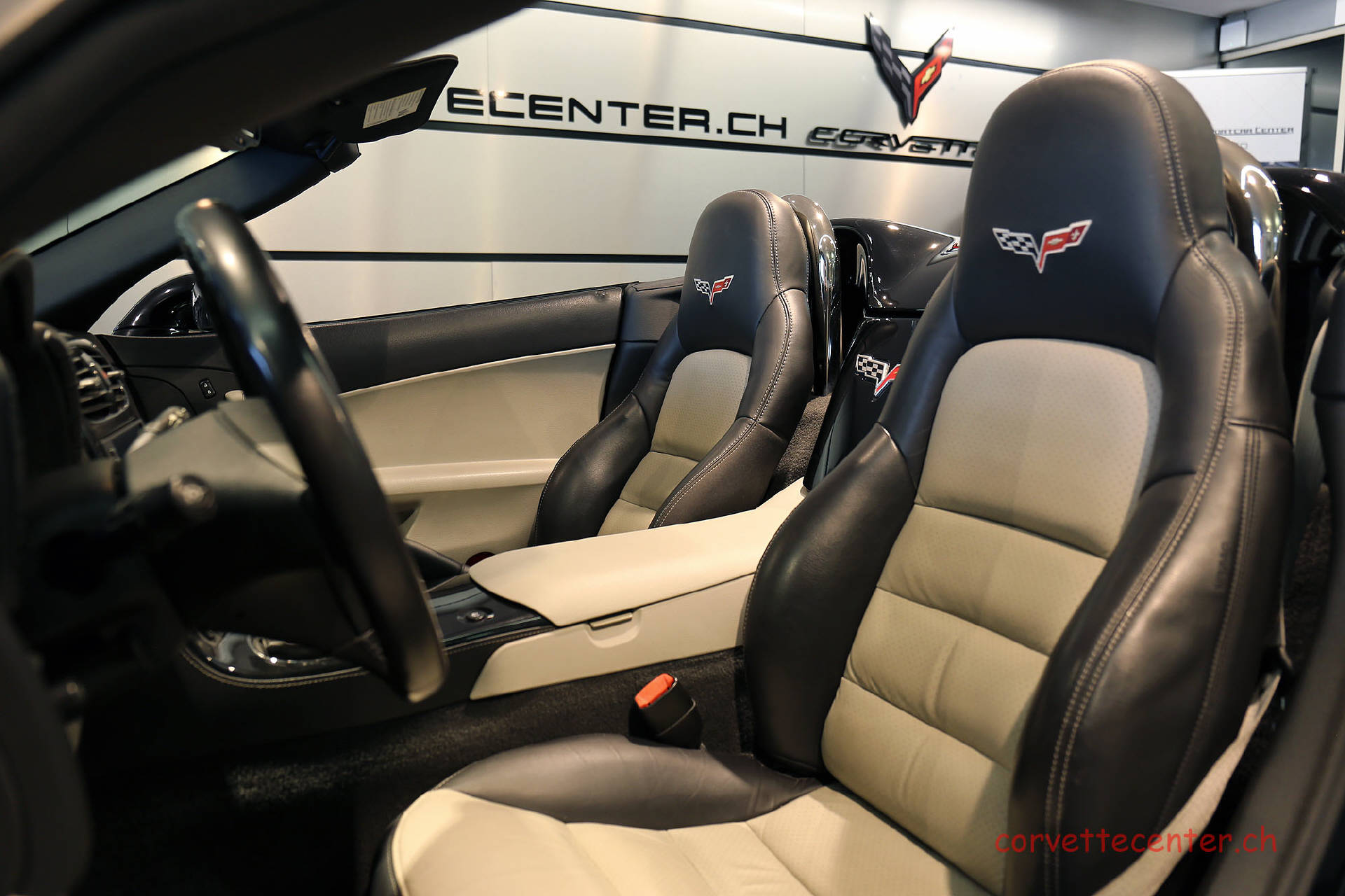 CHEVROLET Corvette Convertible 6.2 V8-image-10