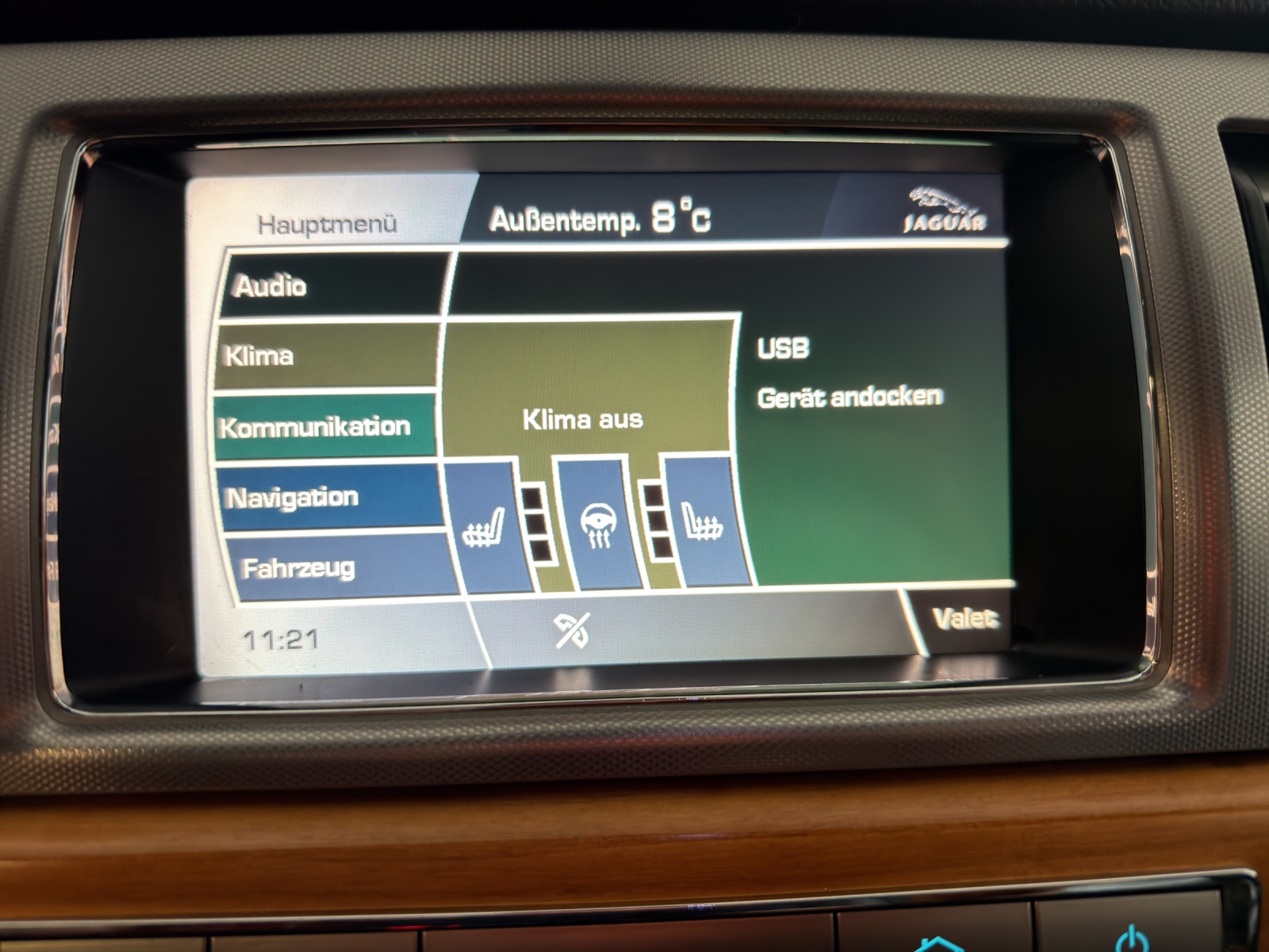 JAGUAR XF 2.7d V6 Luxury-image-11