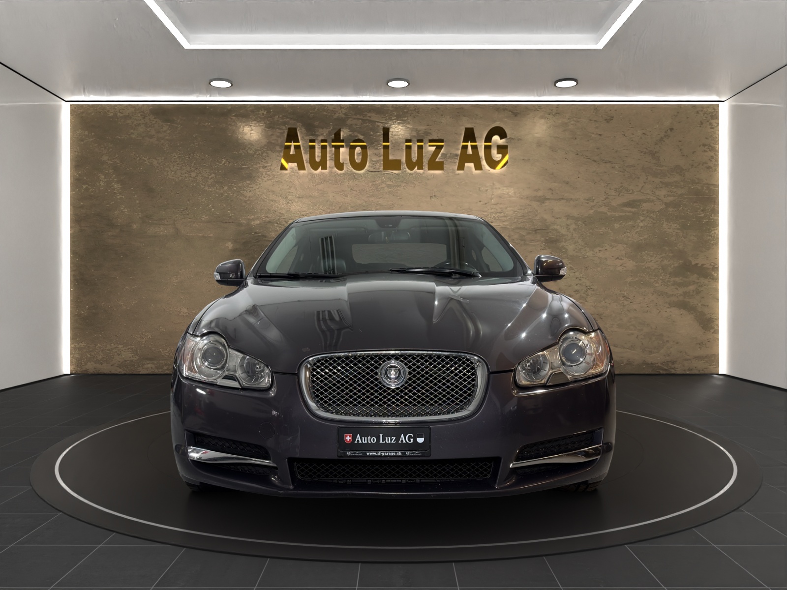 JAGUAR XF 2.7d V6 Luxury-showroom-element-1