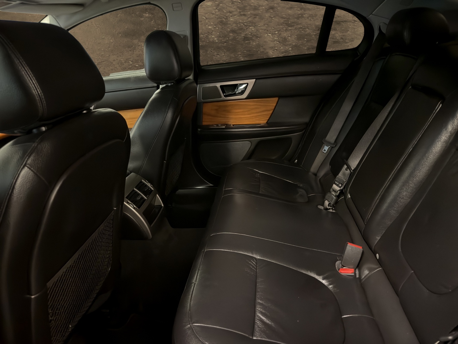 JAGUAR XF 2.7d V6 Luxury-image-14