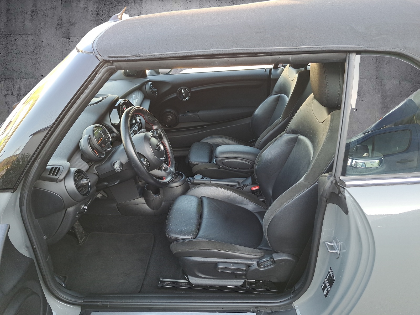 MINI Cabrio F57 1.5i Cooper-image-9
