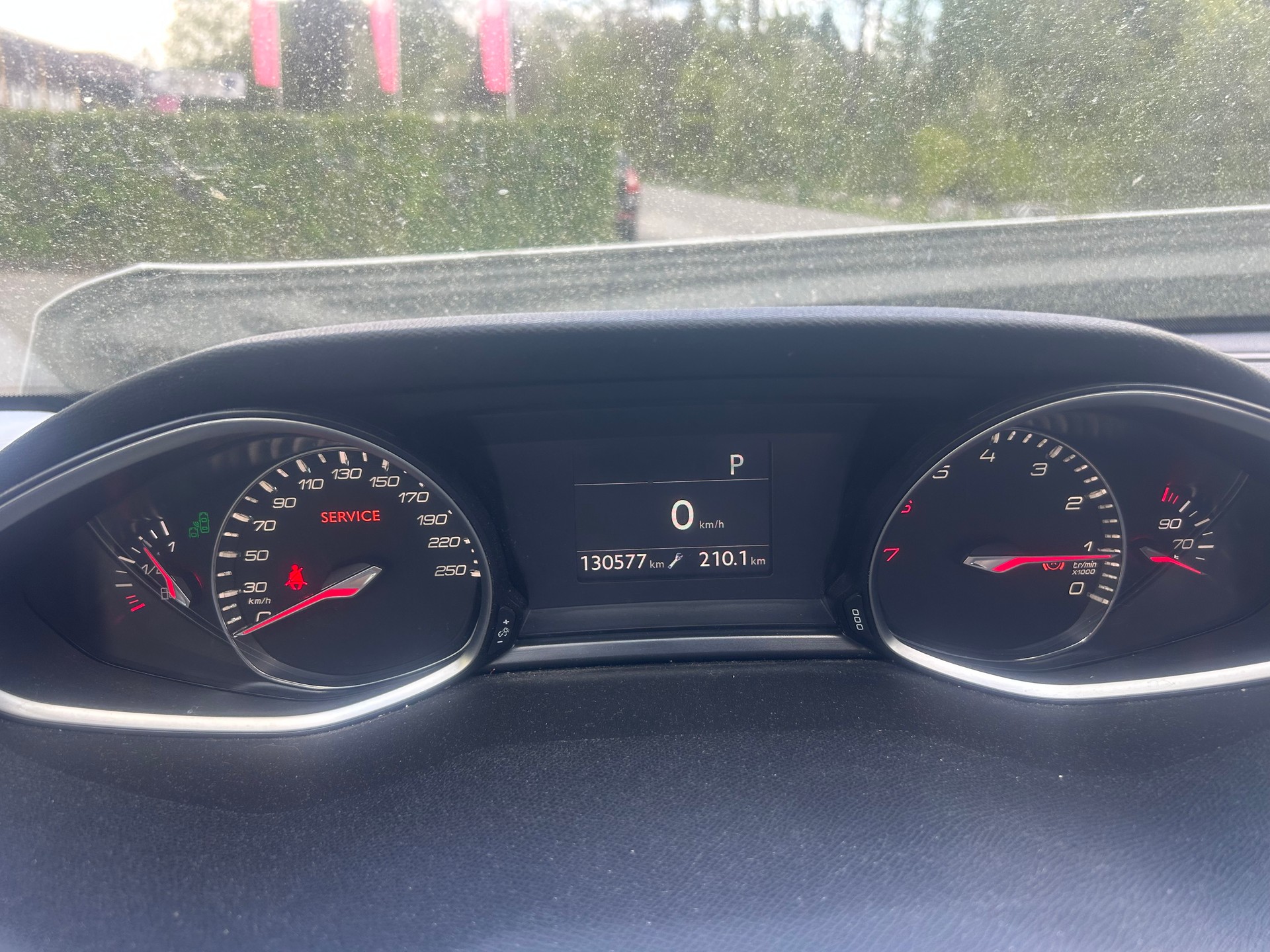 PEUGEOT 308 SW 1.2 THP Féline Automatic-image-6