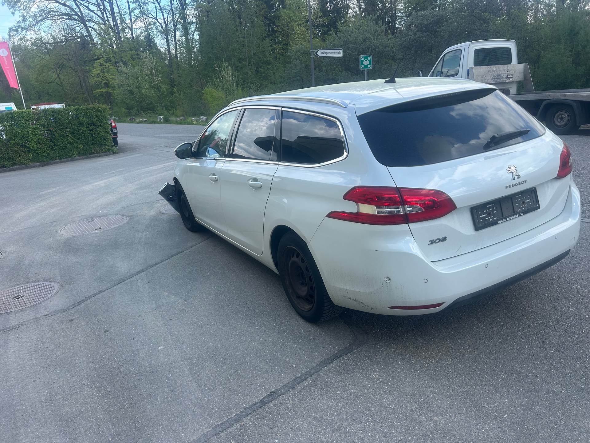 PEUGEOT 308 SW 1.2 THP Féline Automatic-image-3