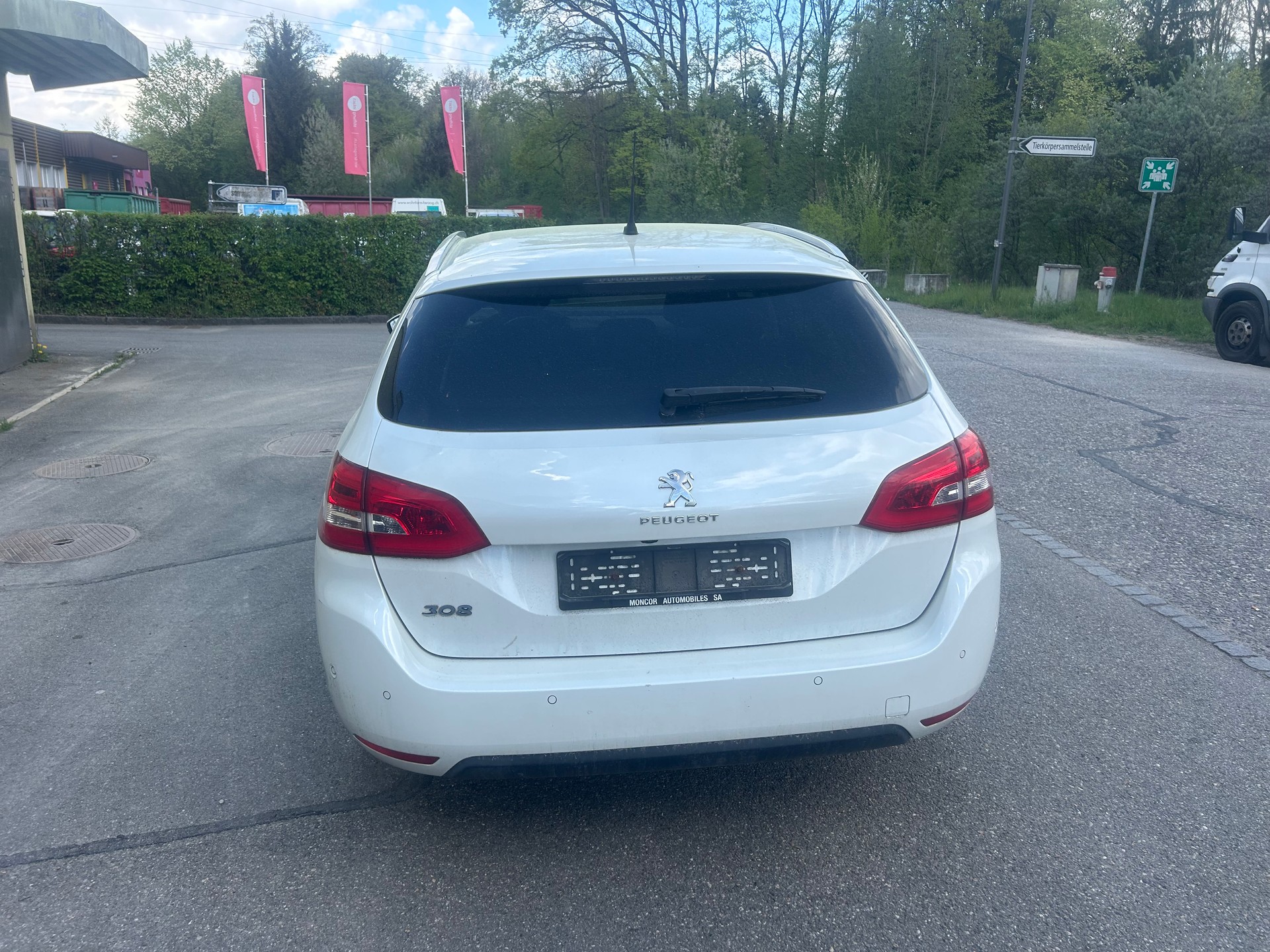 PEUGEOT 308 SW 1.2 THP Féline Automatic-image-2