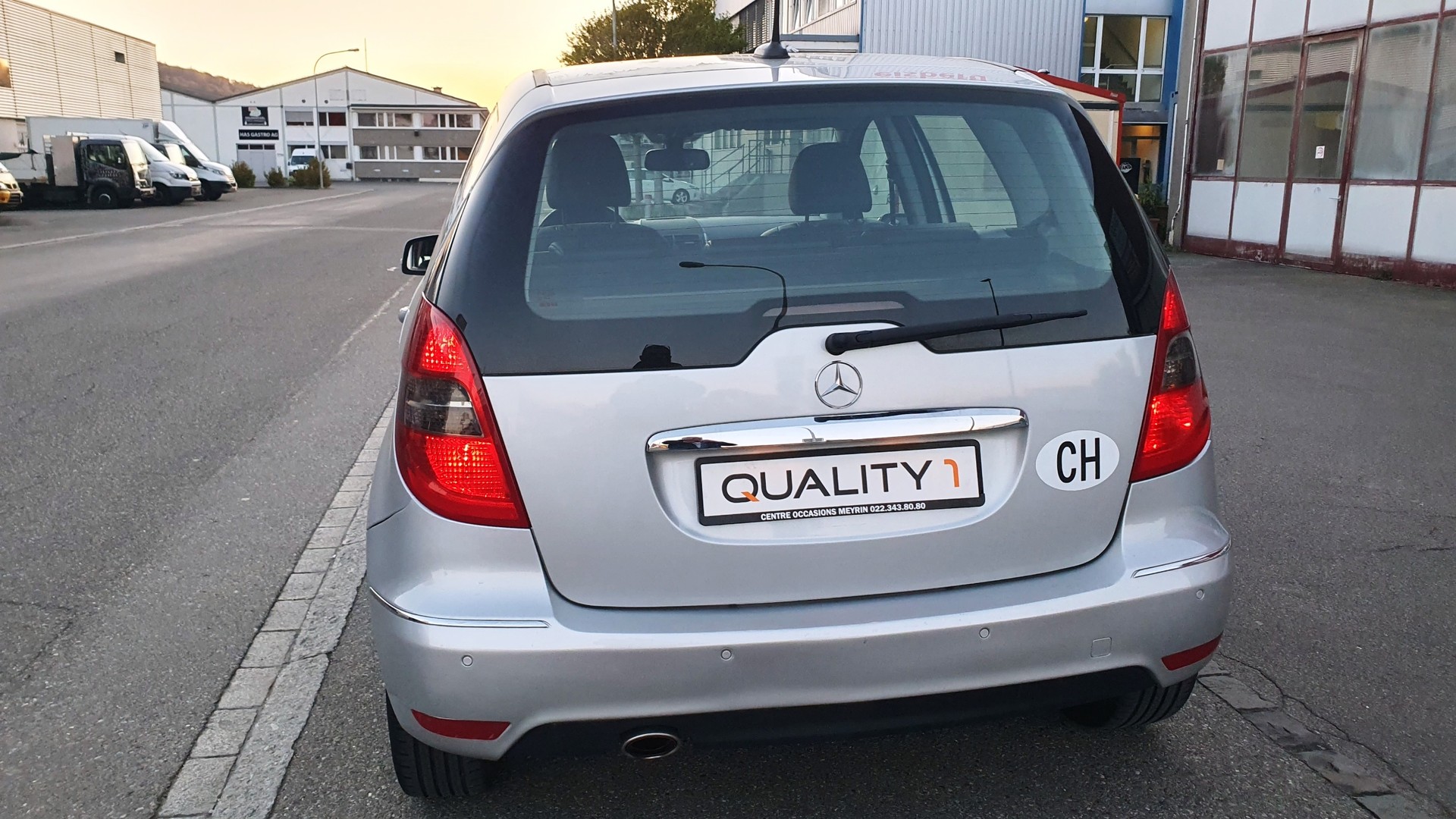 MERCEDES-BENZ A 180 Avantgarde Selection Autotronic-image-9
