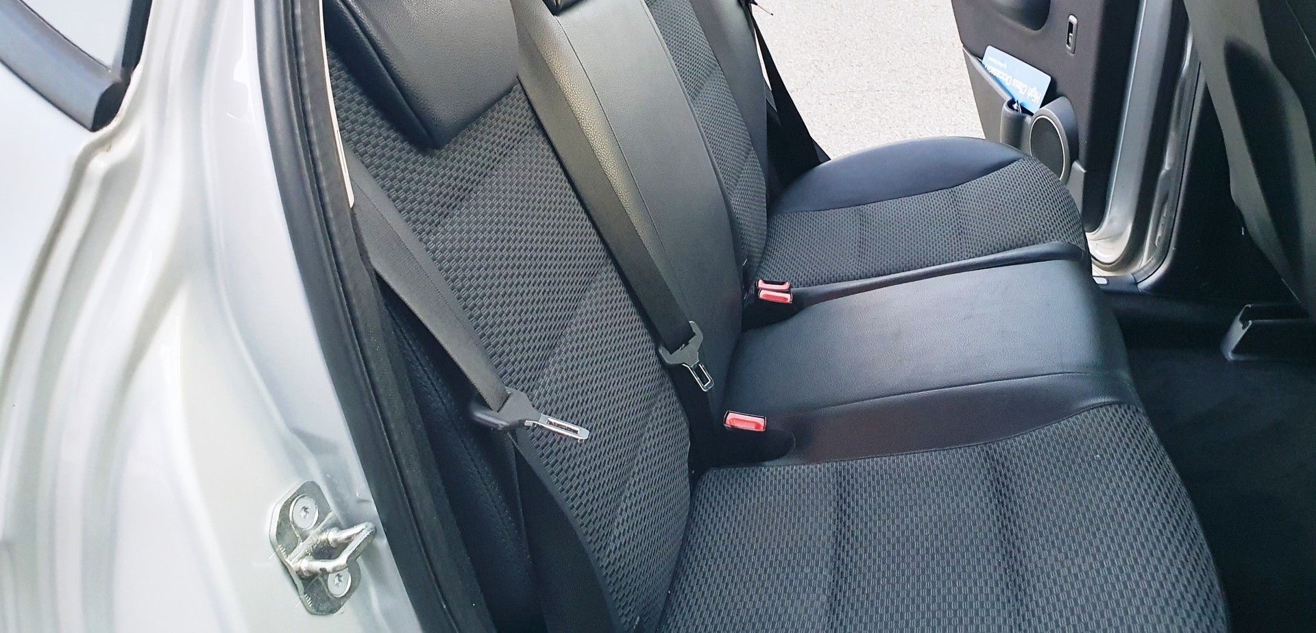 MERCEDES-BENZ A 180 Avantgarde Selection Autotronic-image-12