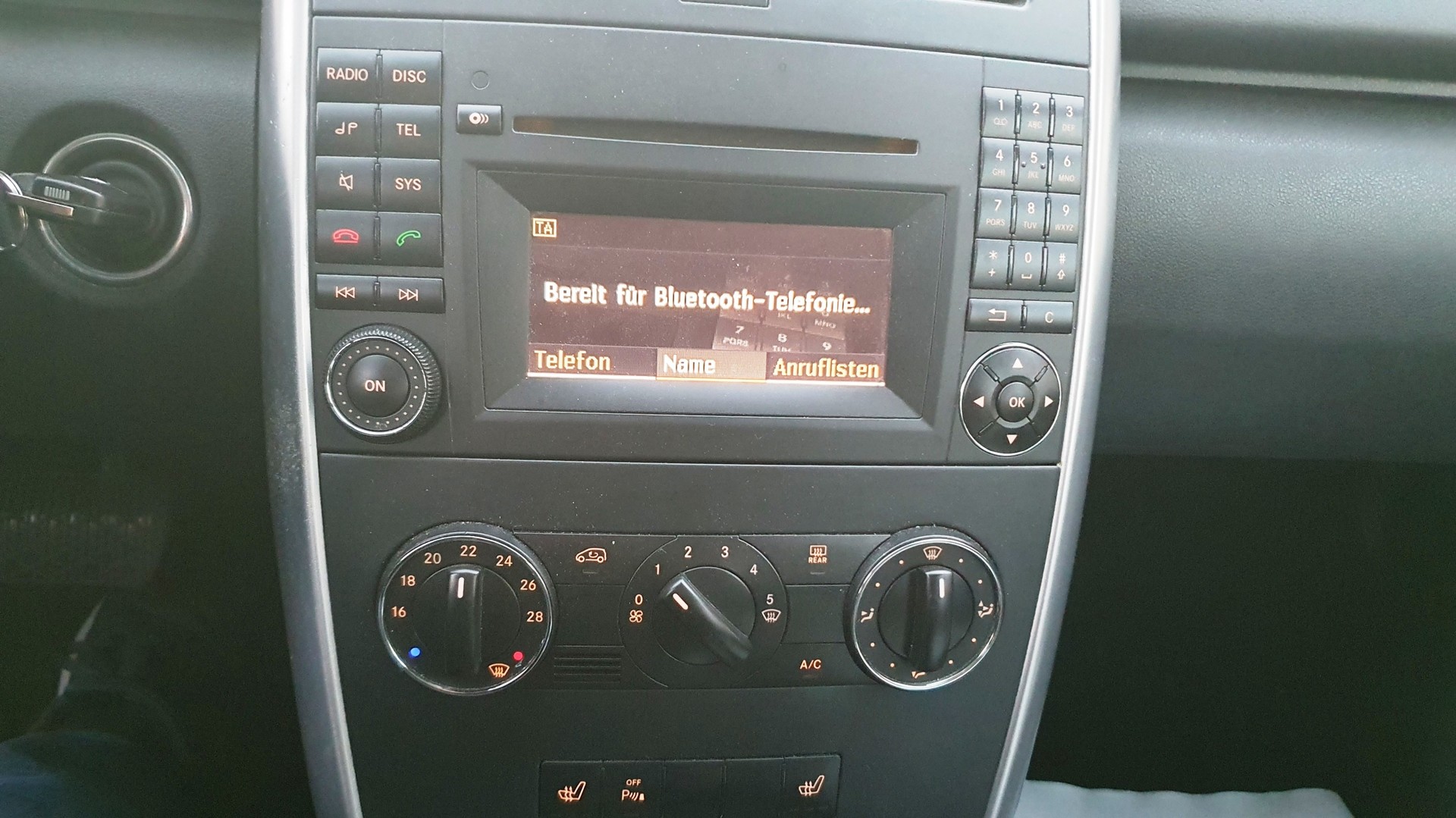 MERCEDES-BENZ A 180 Avantgarde Selection Autotronic-image-1