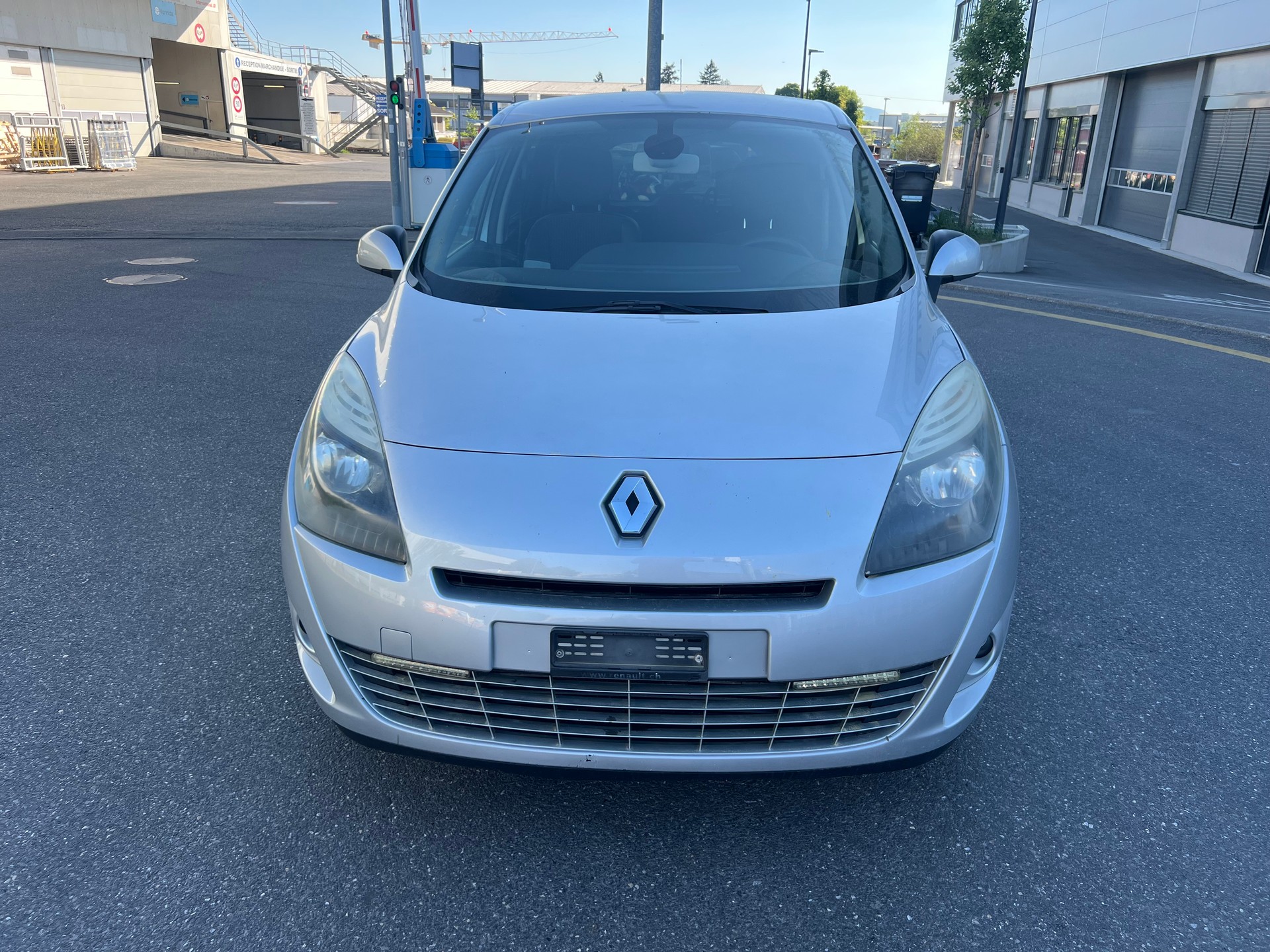 RENAULT Grand Scénic 1.9 dCi Expression-image-1
