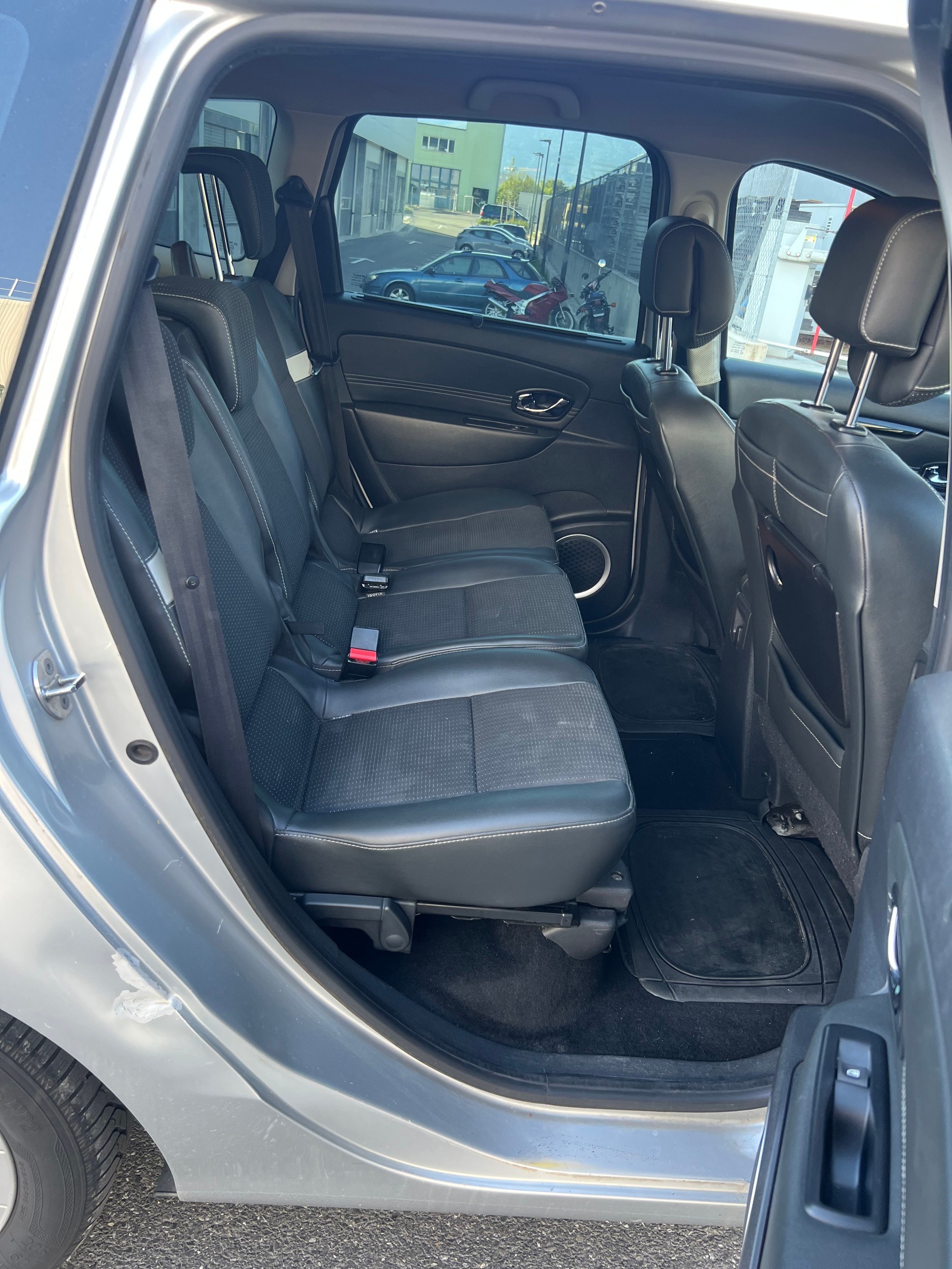 RENAULT Grand Scénic 1.9 dCi Expression-image-14