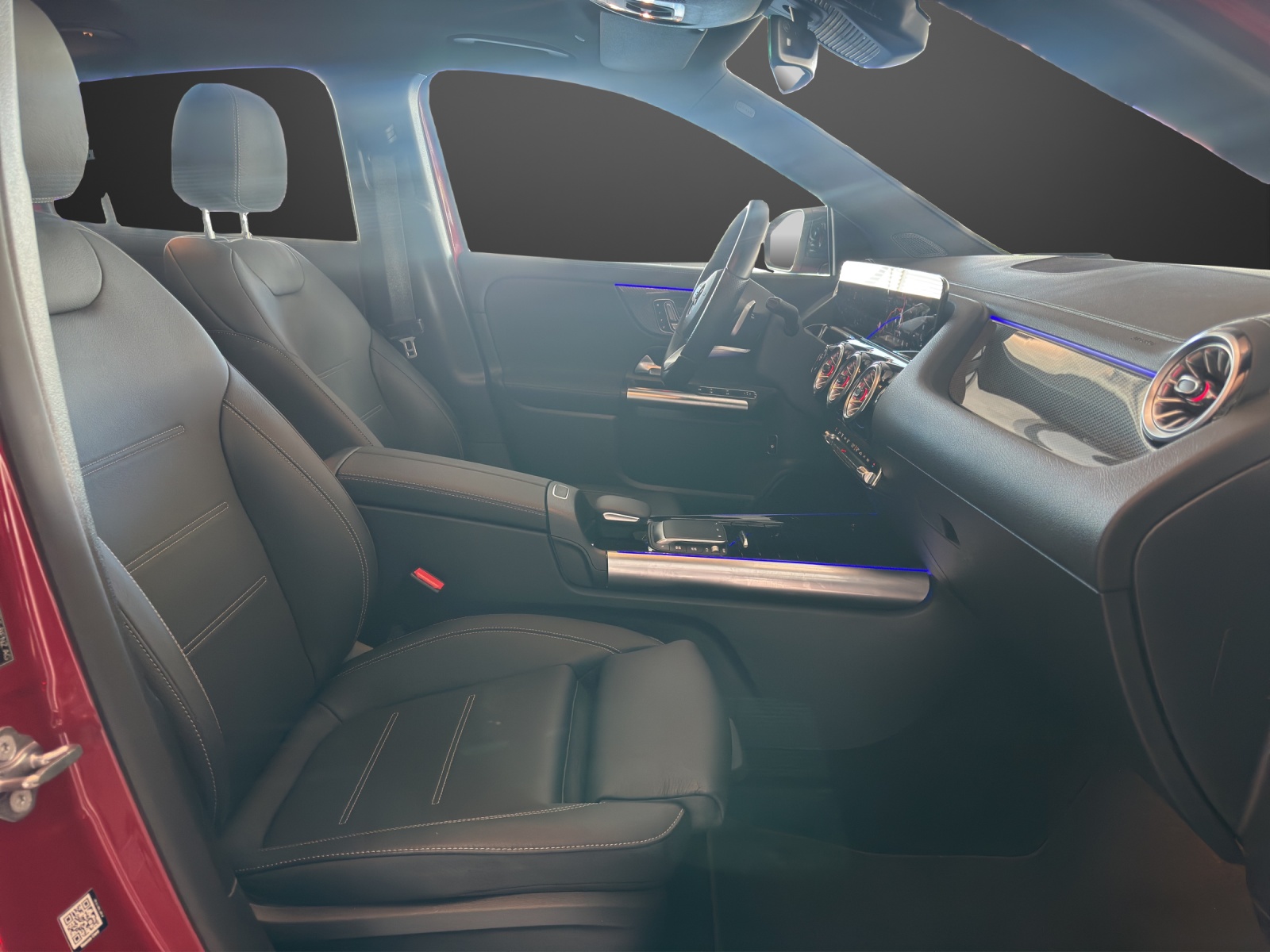 MERCEDES-BENZ GLA 250 AMG Line 4Matic-image-10