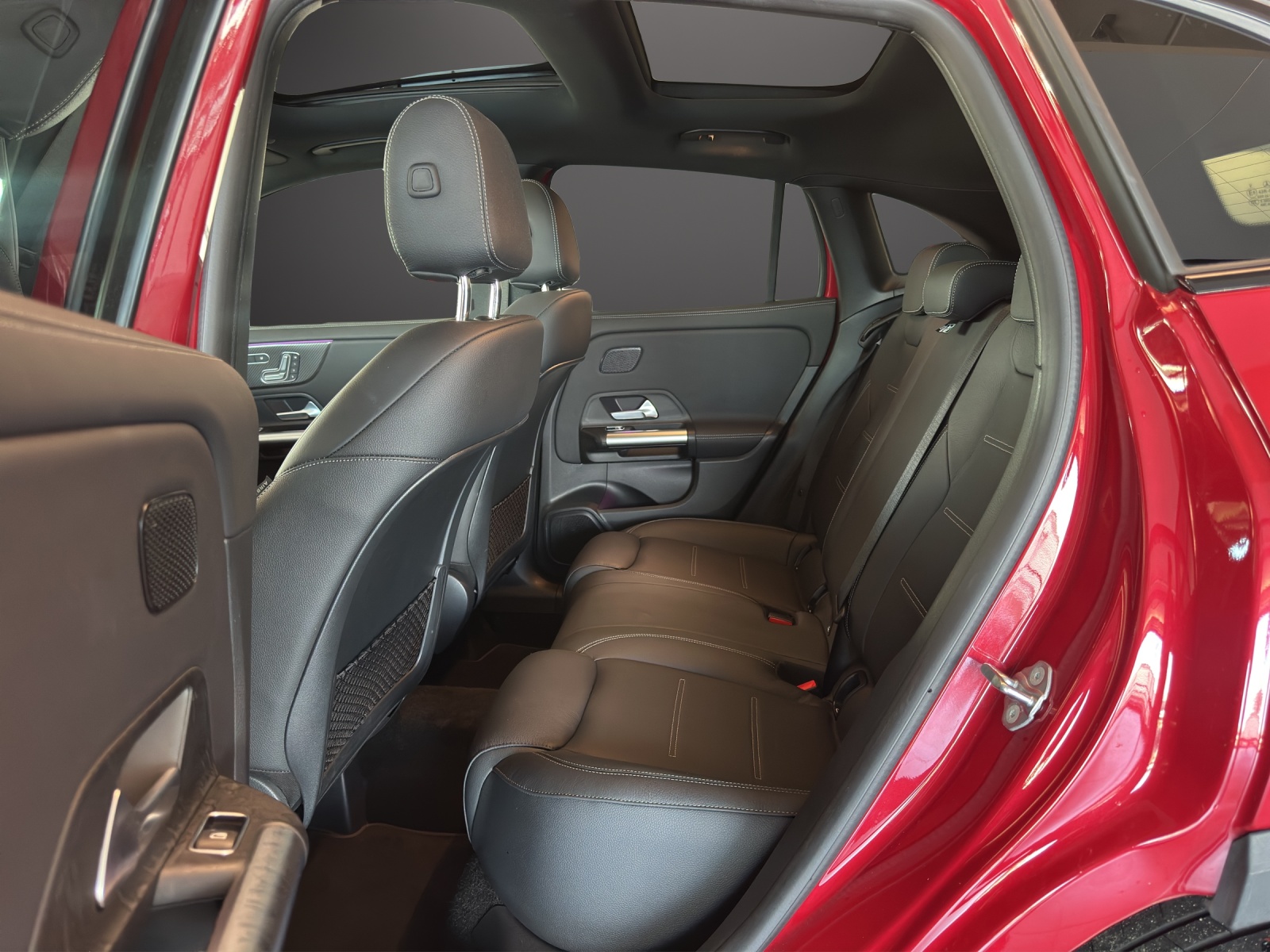MERCEDES-BENZ GLA 250 AMG Line 4Matic-image-11