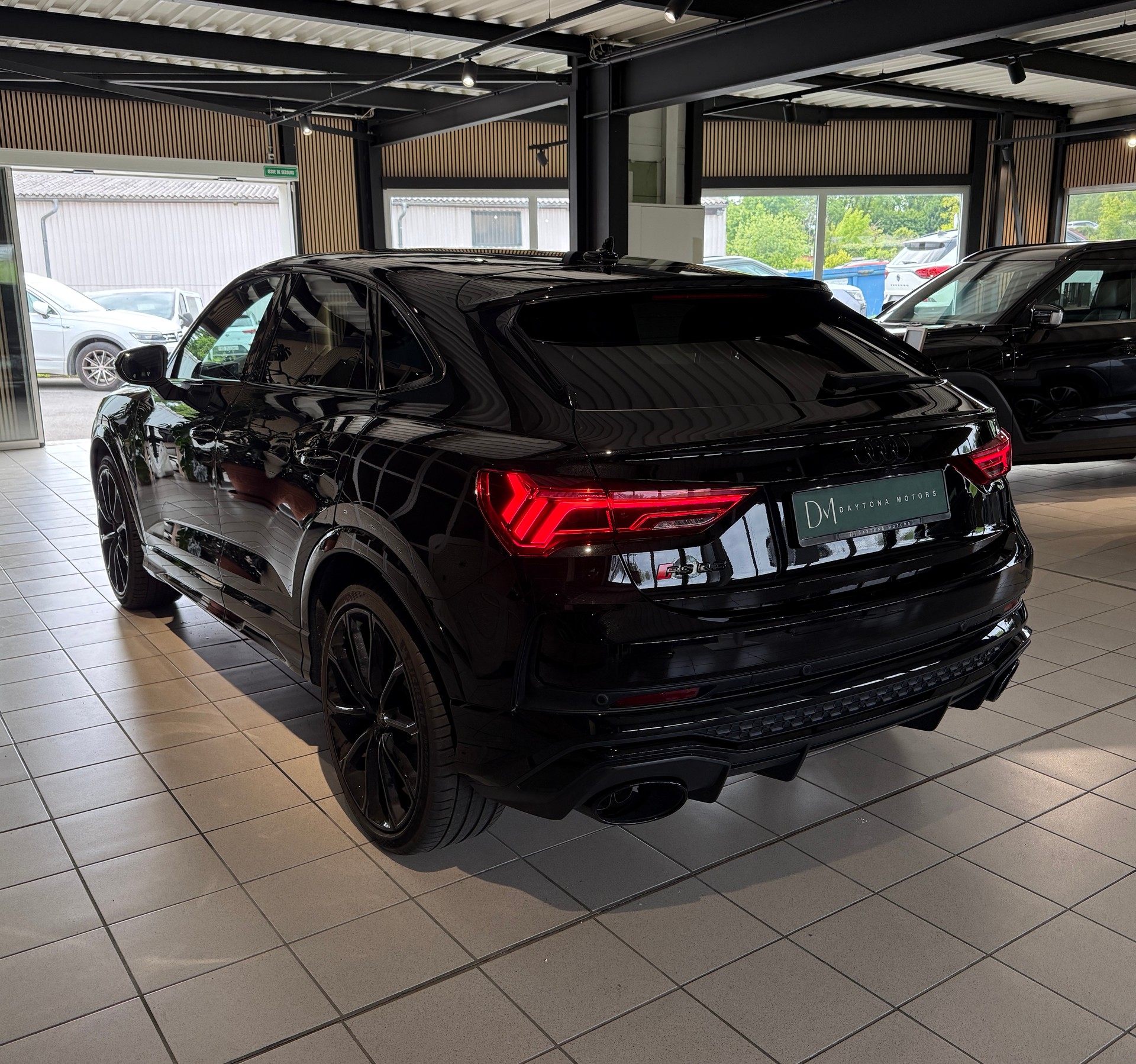AUDI RS Q3 Sportback quattro S tronic-image-4