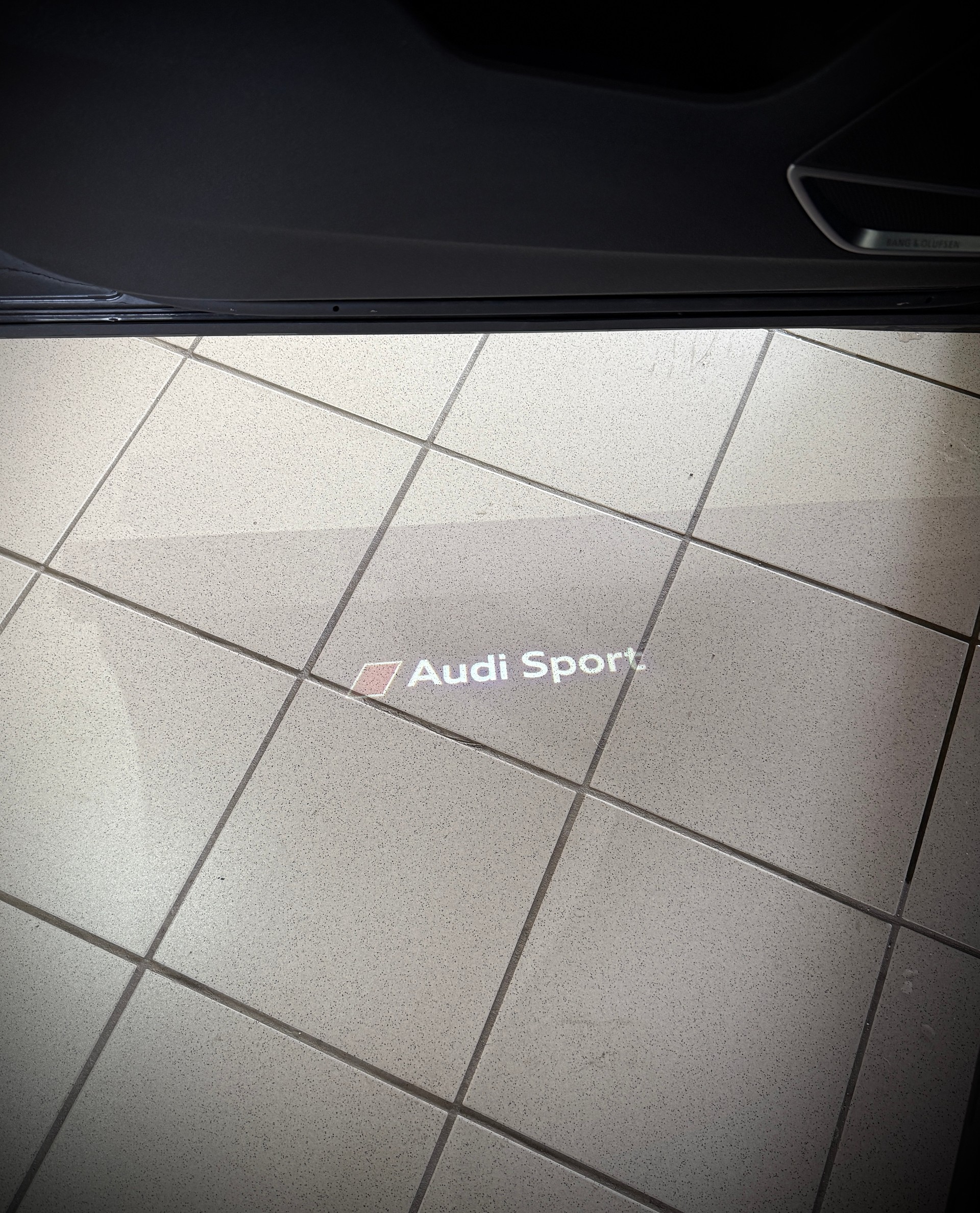 AUDI RS Q3 Sportback quattro S tronic-image-7