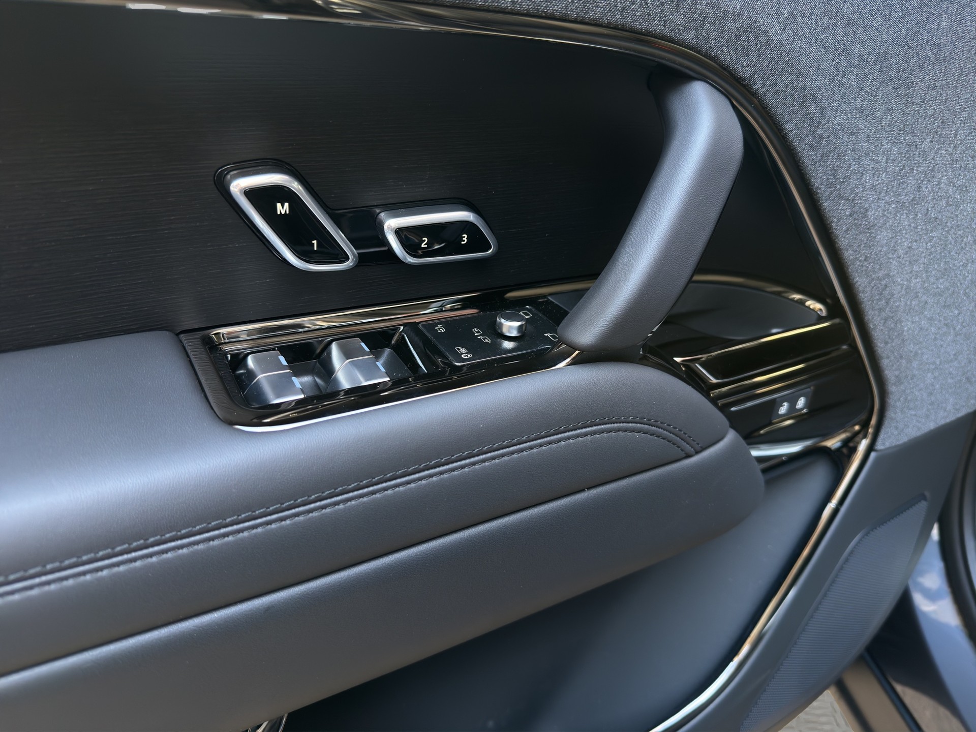 LAND ROVER Range Rover Sport 3.0 I6 P460e SE Dynamic-image-8