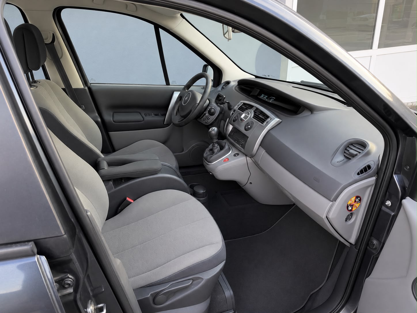 RENAULT Scénic 1.6 16V Fairway-image-13