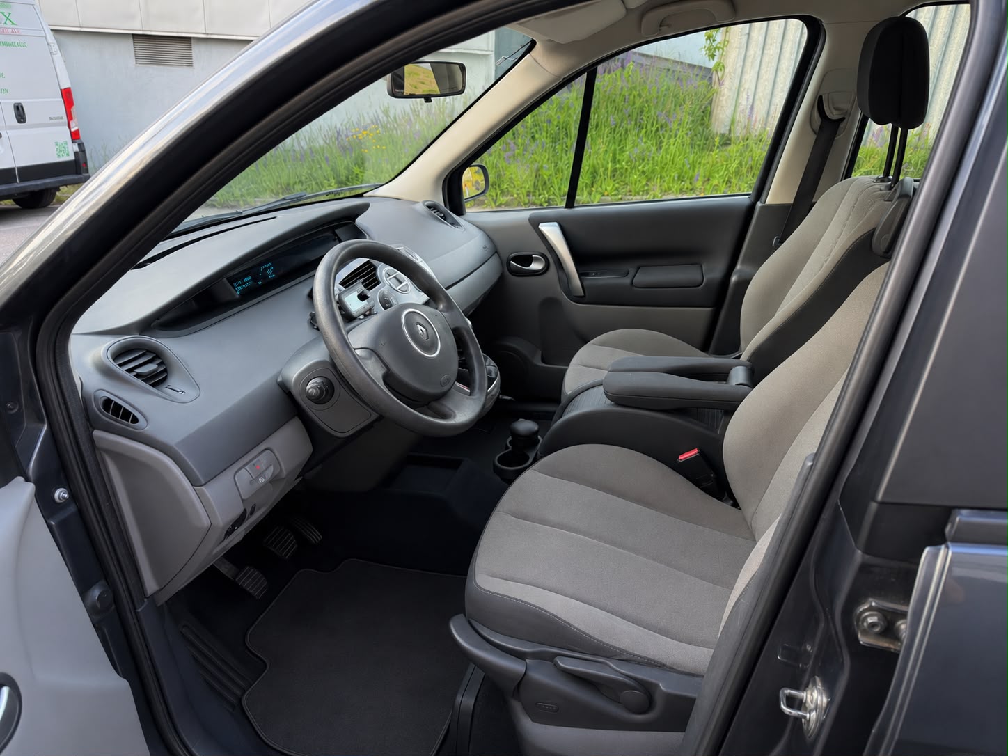 RENAULT Scénic 1.6 16V Fairway-image-12