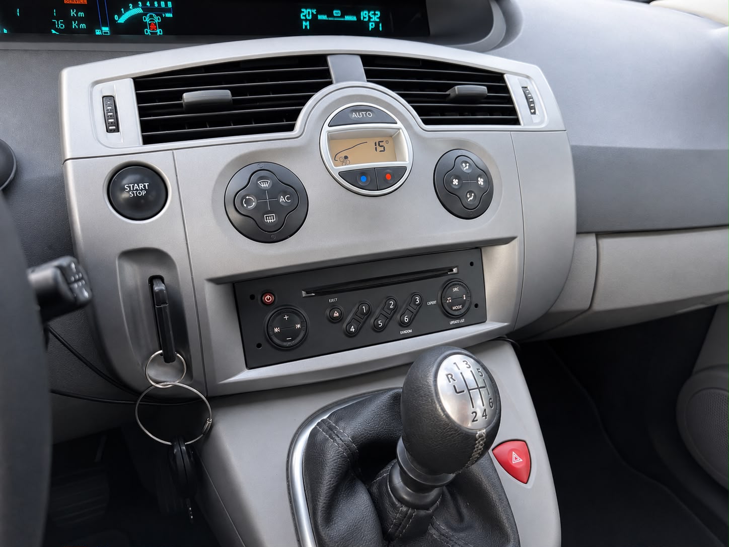 RENAULT Scénic 1.6 16V Fairway-image-10