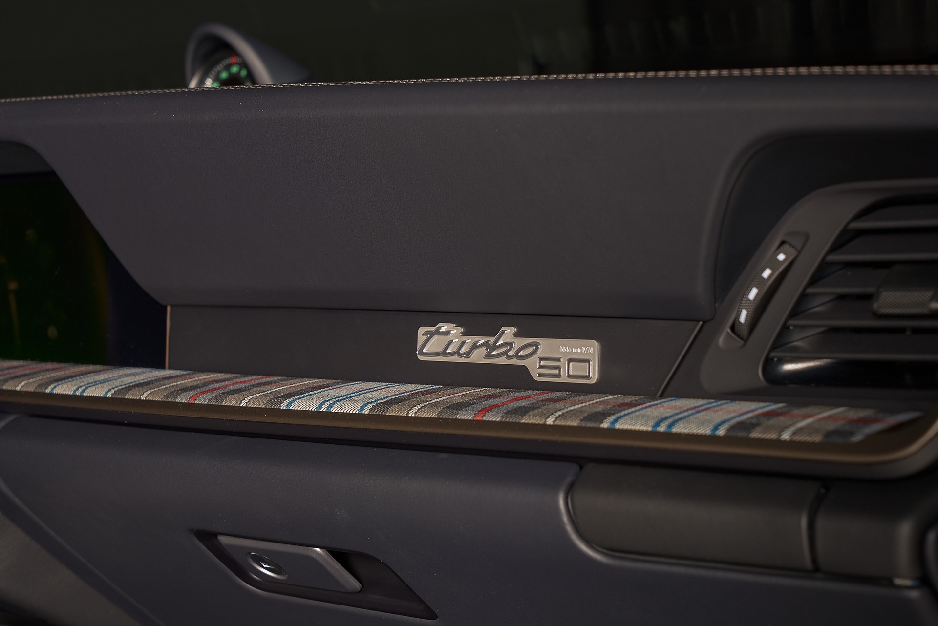 PORSCHE 911 Turbo 50 Jahre-image-23
