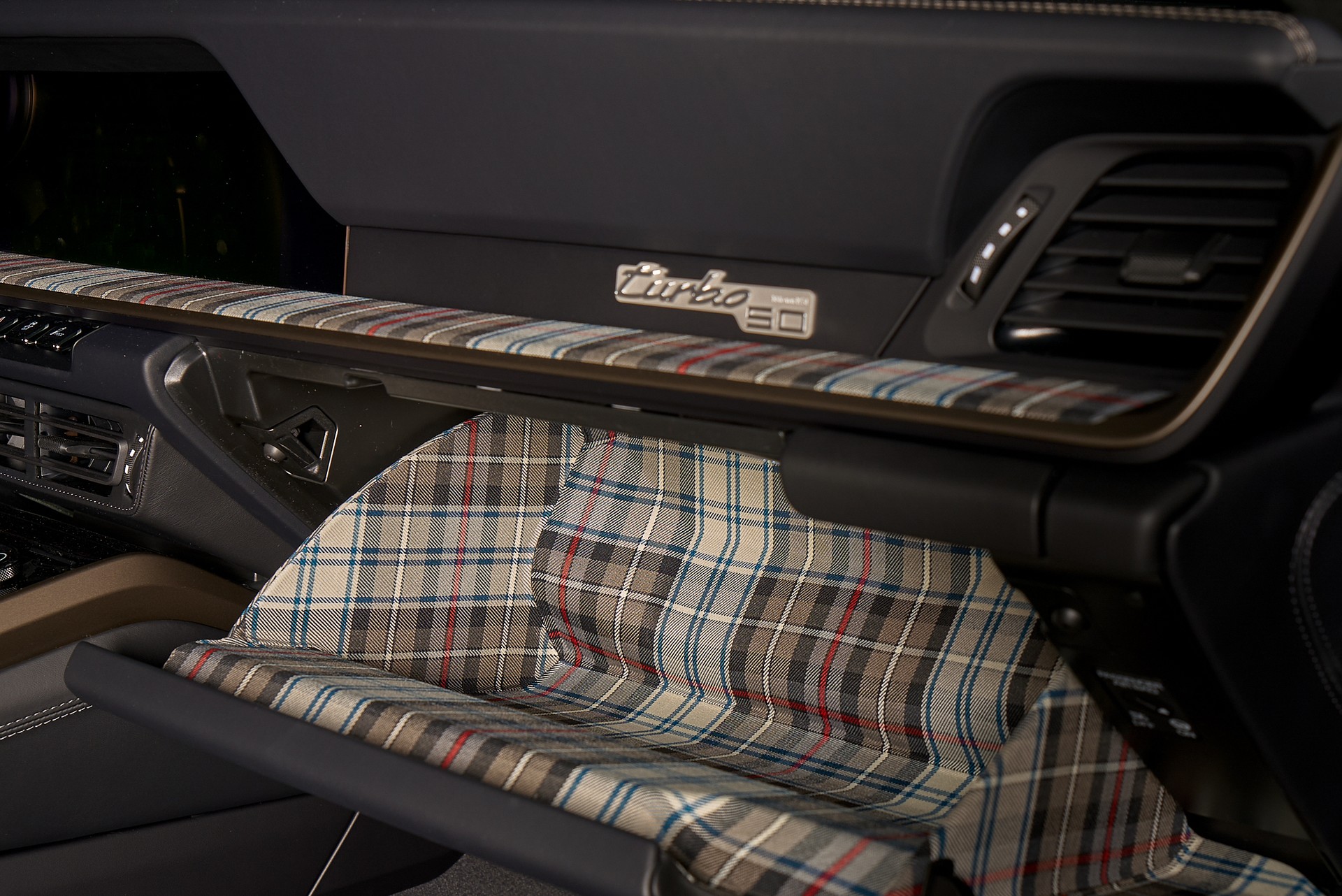 PORSCHE 911 Turbo 50 Jahre-image-24