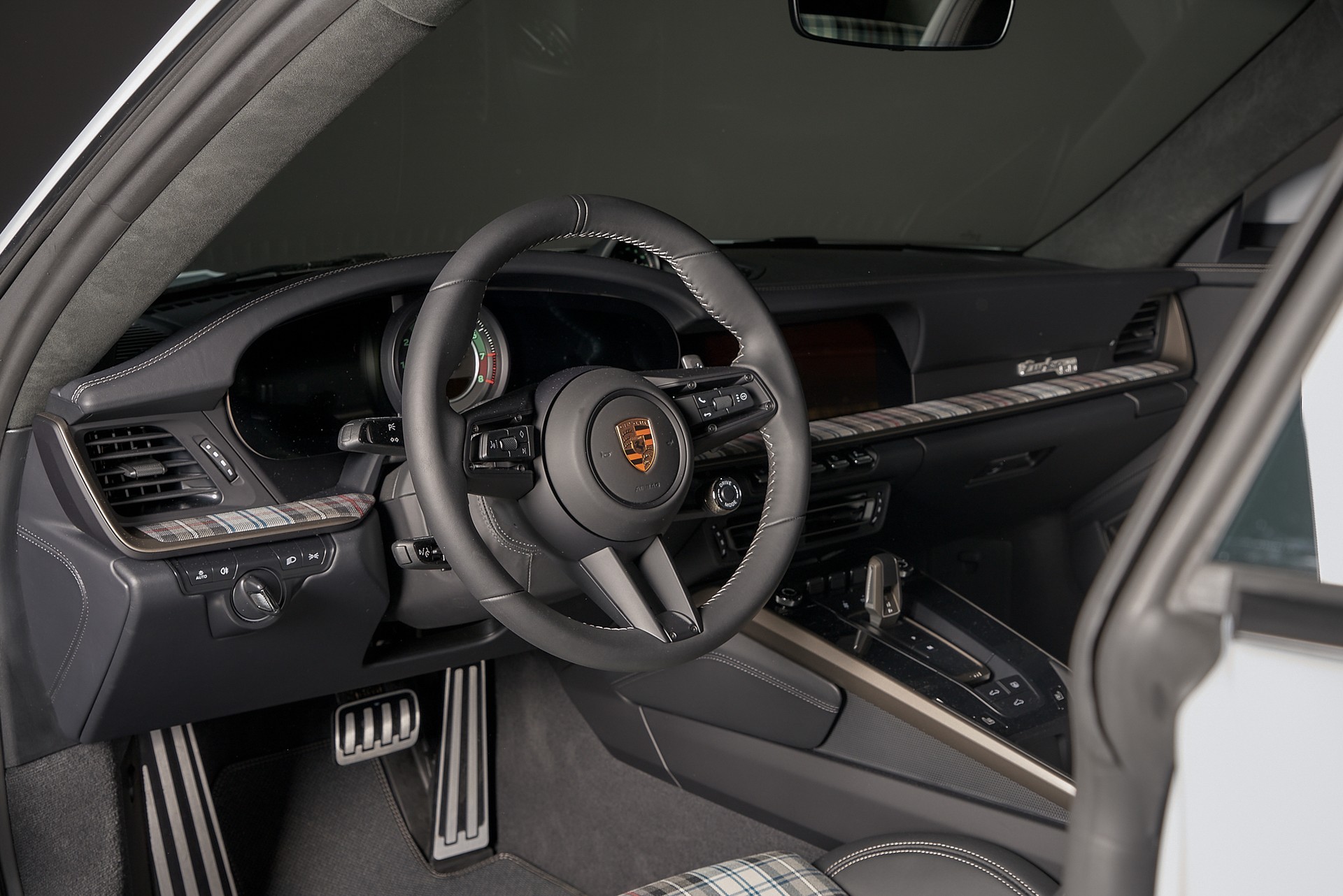 PORSCHE 911 Turbo 50 Jahre-image-17
