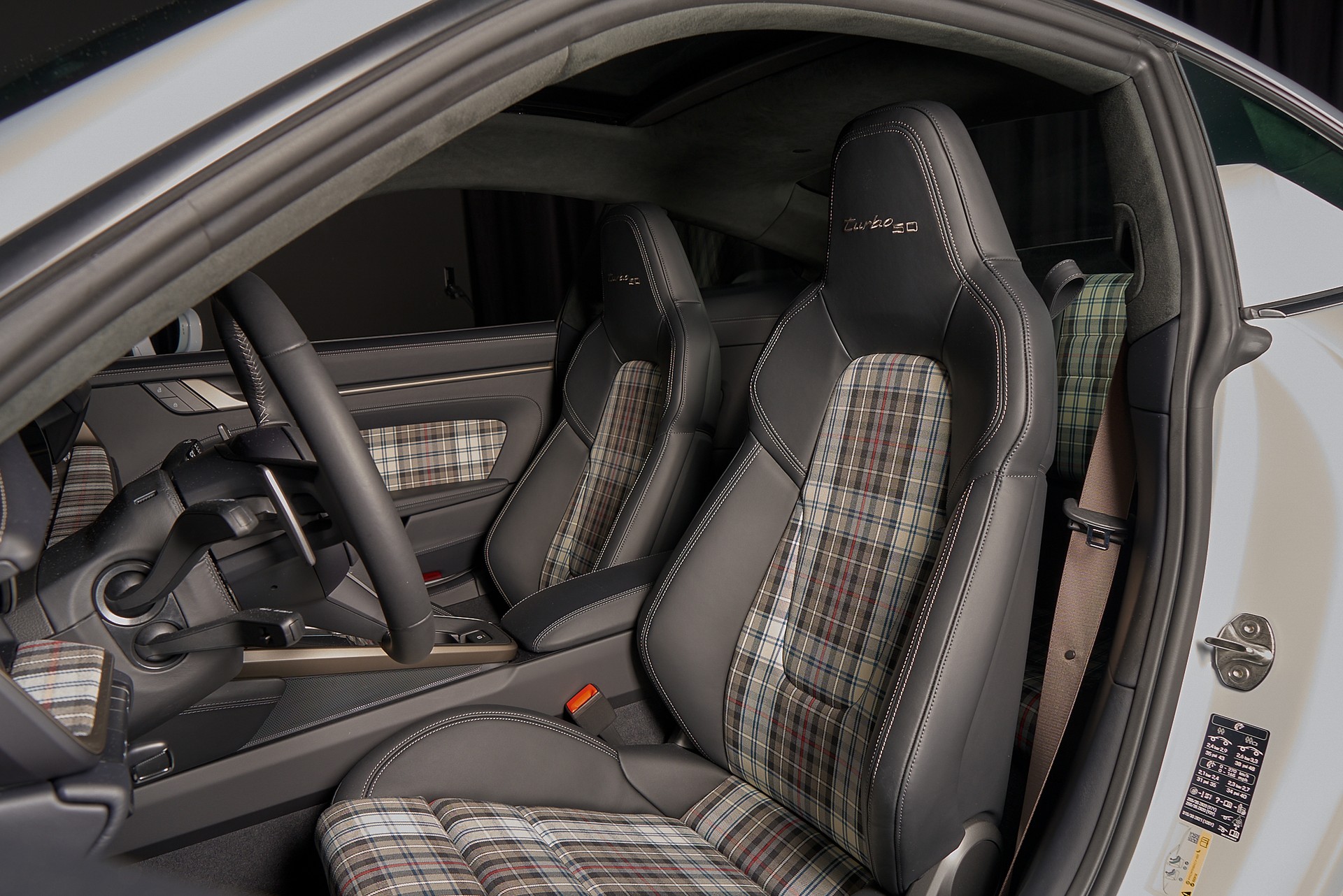 PORSCHE 911 Turbo 50 Jahre-image-18