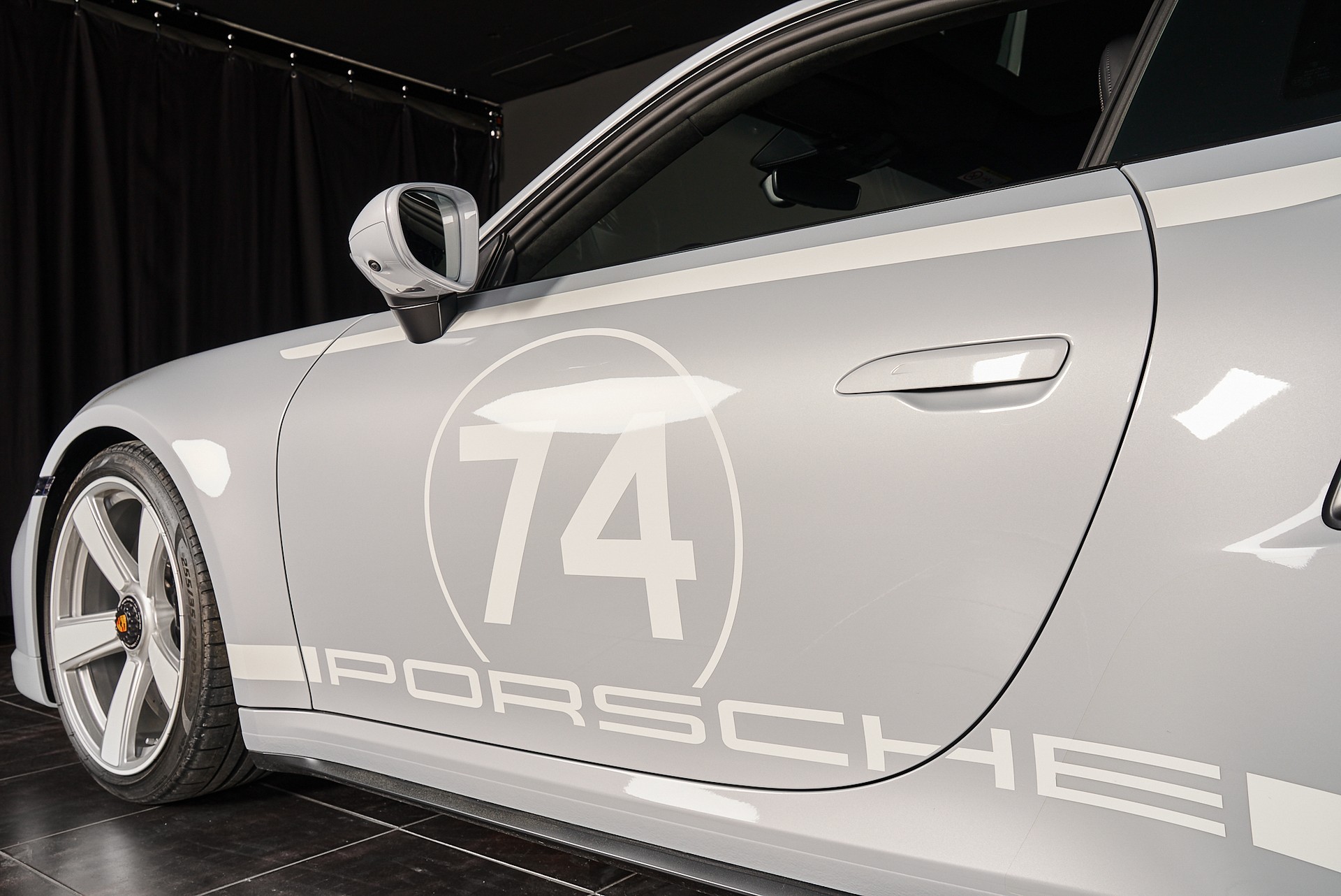 PORSCHE 911 Turbo 50 Jahre-image-5