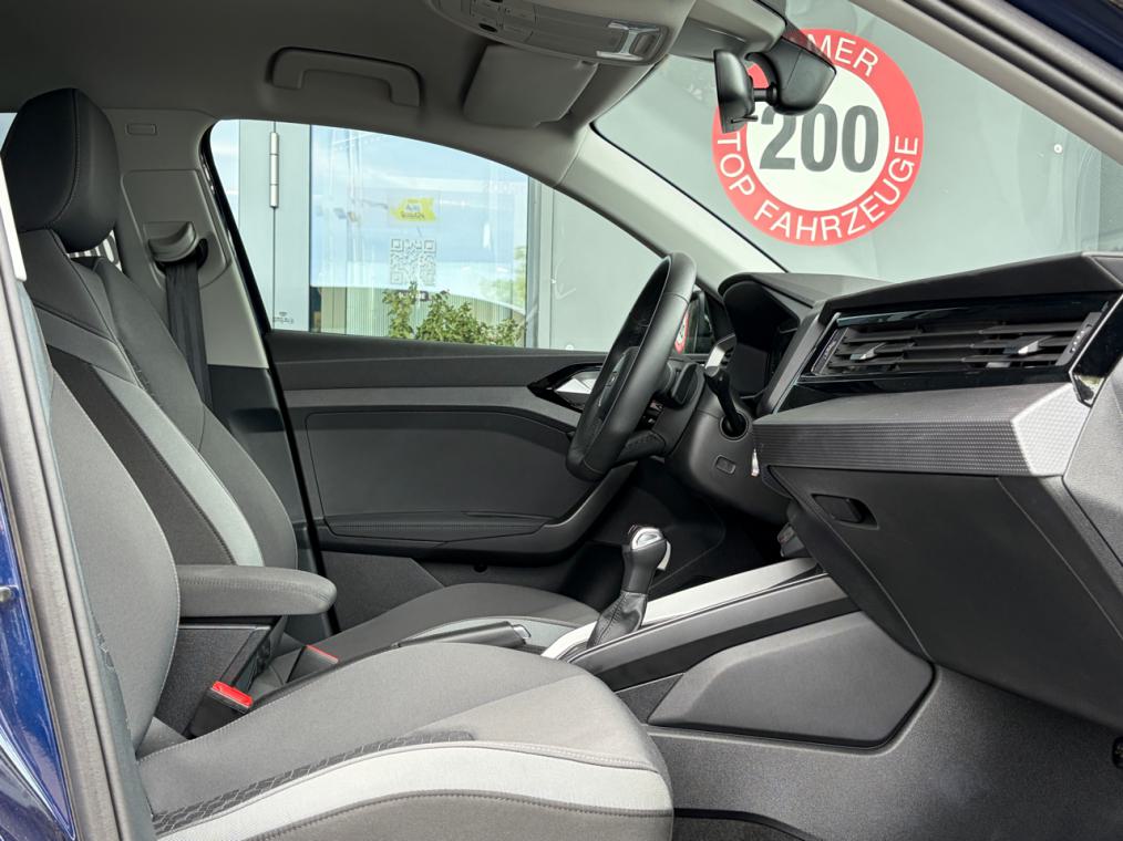 AUDI A1 Sportback 30 TFSi S Line Black Edition-image-9