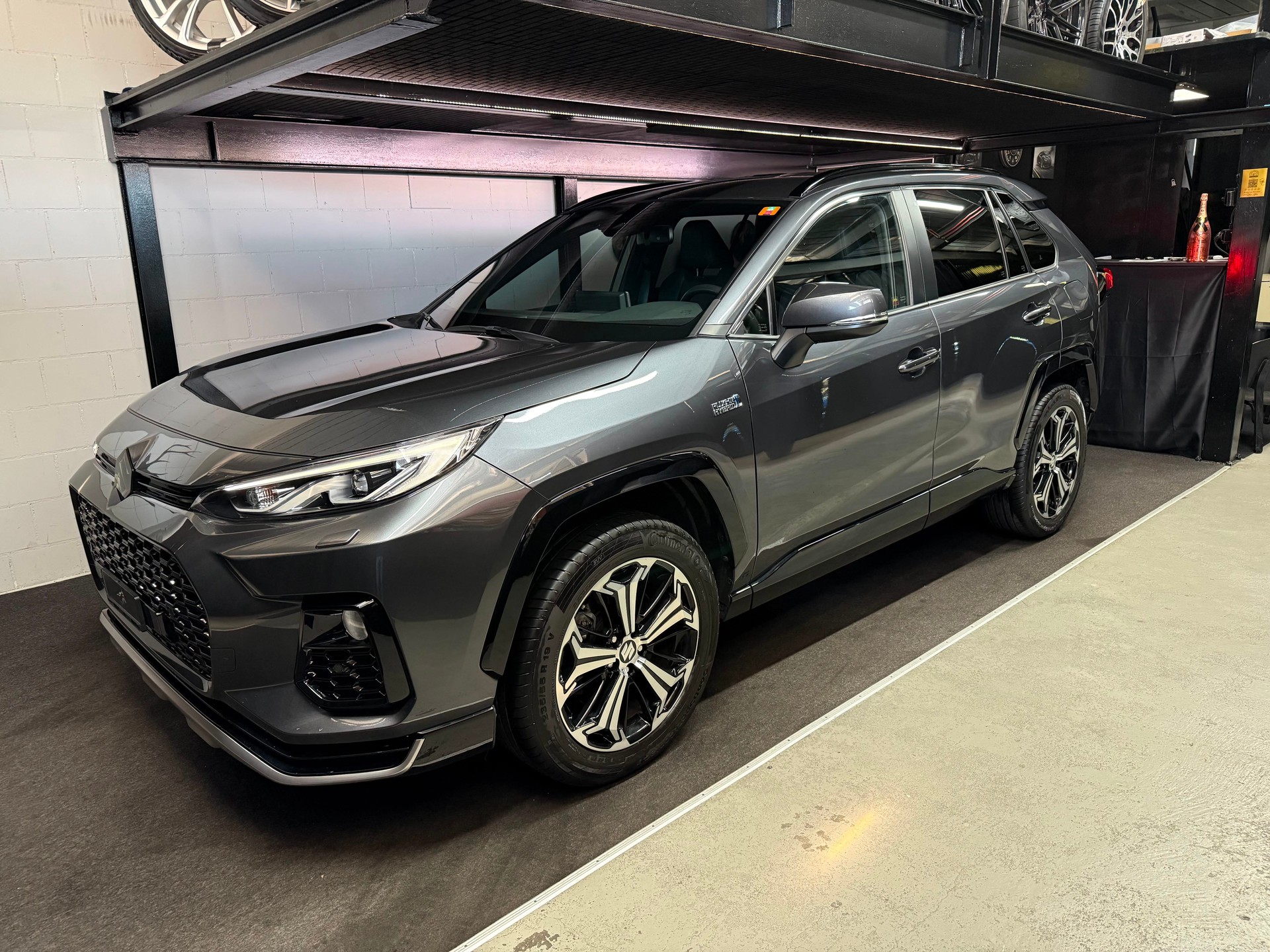 SUZUKI Across 2.5 Plug-in-Hybrid Compact Top E-CVT / TECHNOLOGIE TOYOTA RAV4 / Full Option-image-0