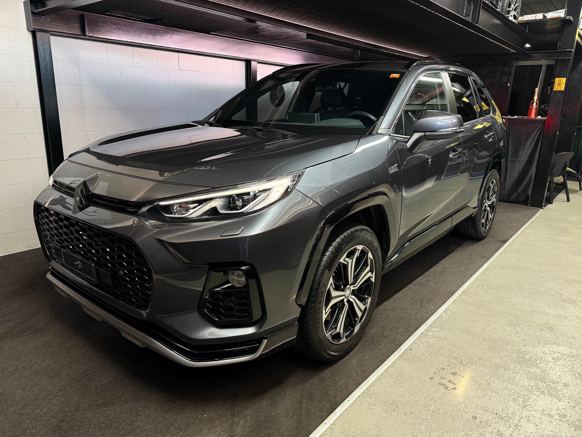 SUZUKI Across 2.5 Plug-in-Hybrid Compact Top E-CVT / TECHNOLOGIE TOYOTA RAV4 / Full Option-image-1