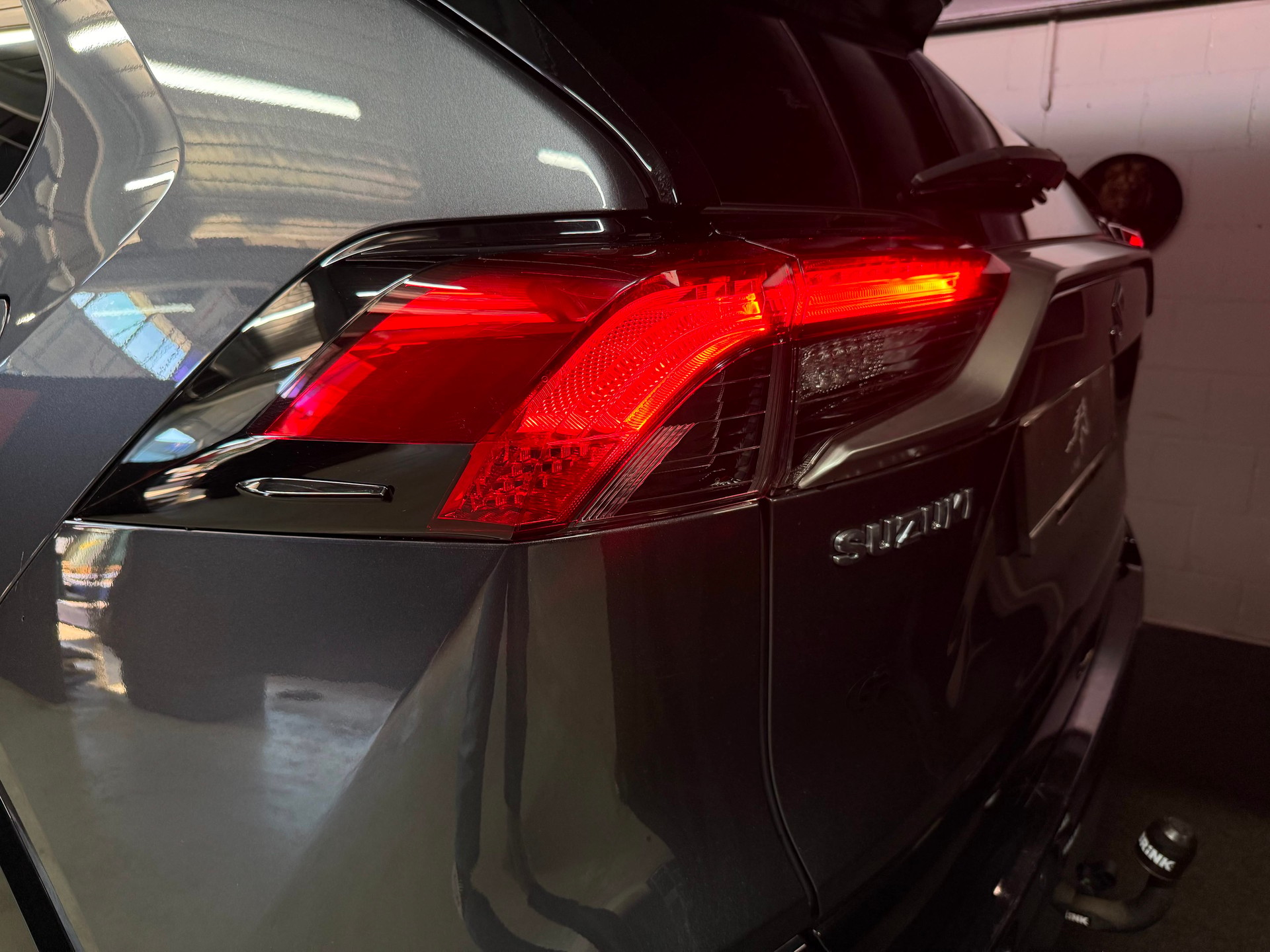 SUZUKI Across 2.5 Plug-in-Hybrid Compact Top E-CVT / TECHNOLOGIE TOYOTA RAV4 / Full Option-image-29