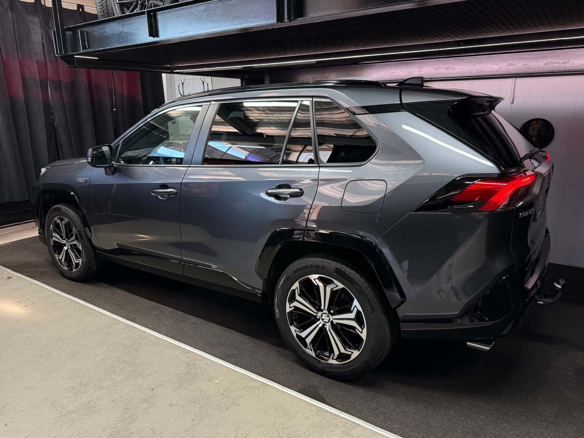 SUZUKI Across 2.5 Plug-in-Hybrid Compact Top E-CVT / TECHNOLOGIE TOYOTA RAV4 / Full Option-image-3