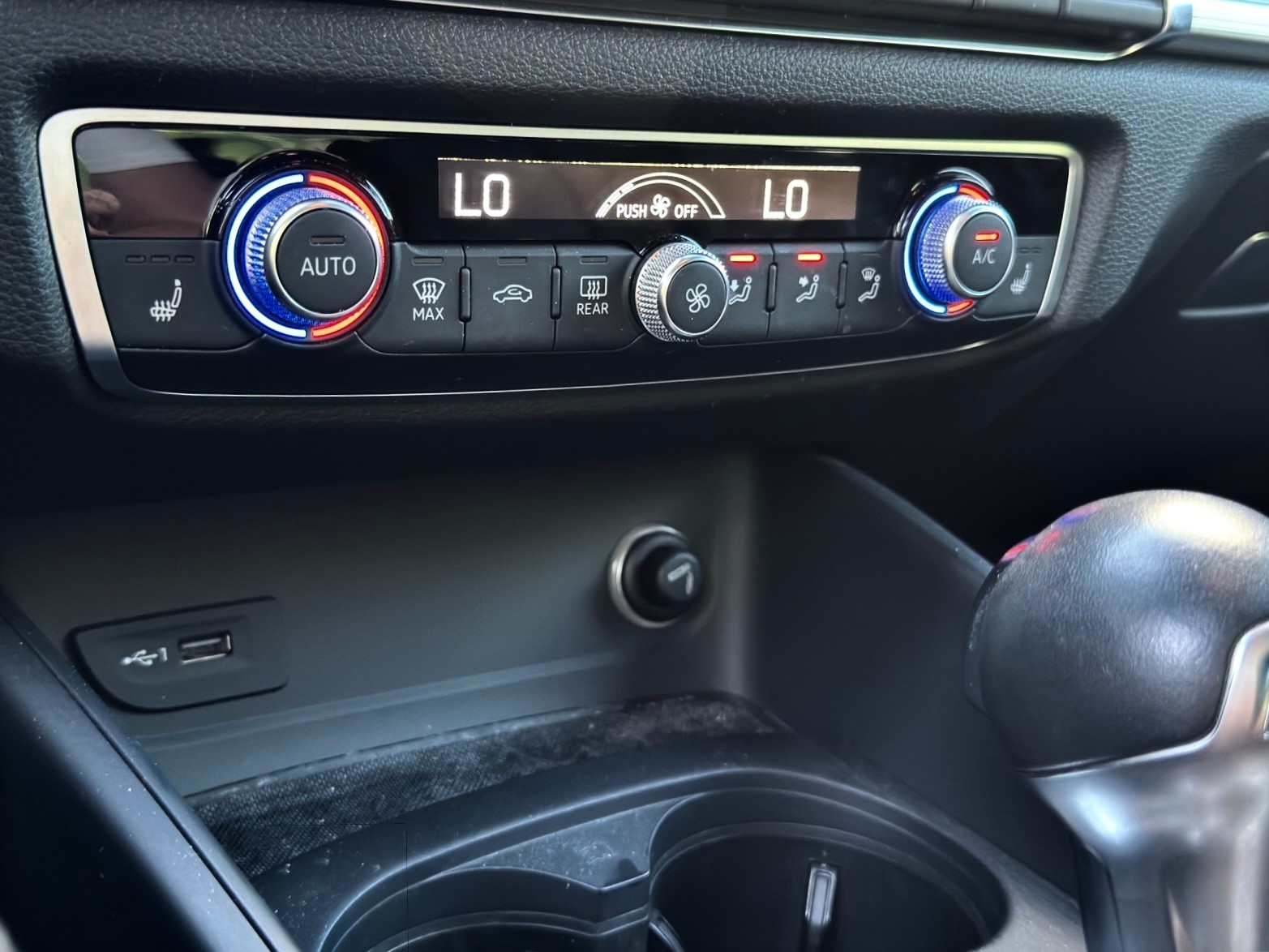 AUDI A3 Sportback 40 TFSI Sport quattro S-tronic-image-17