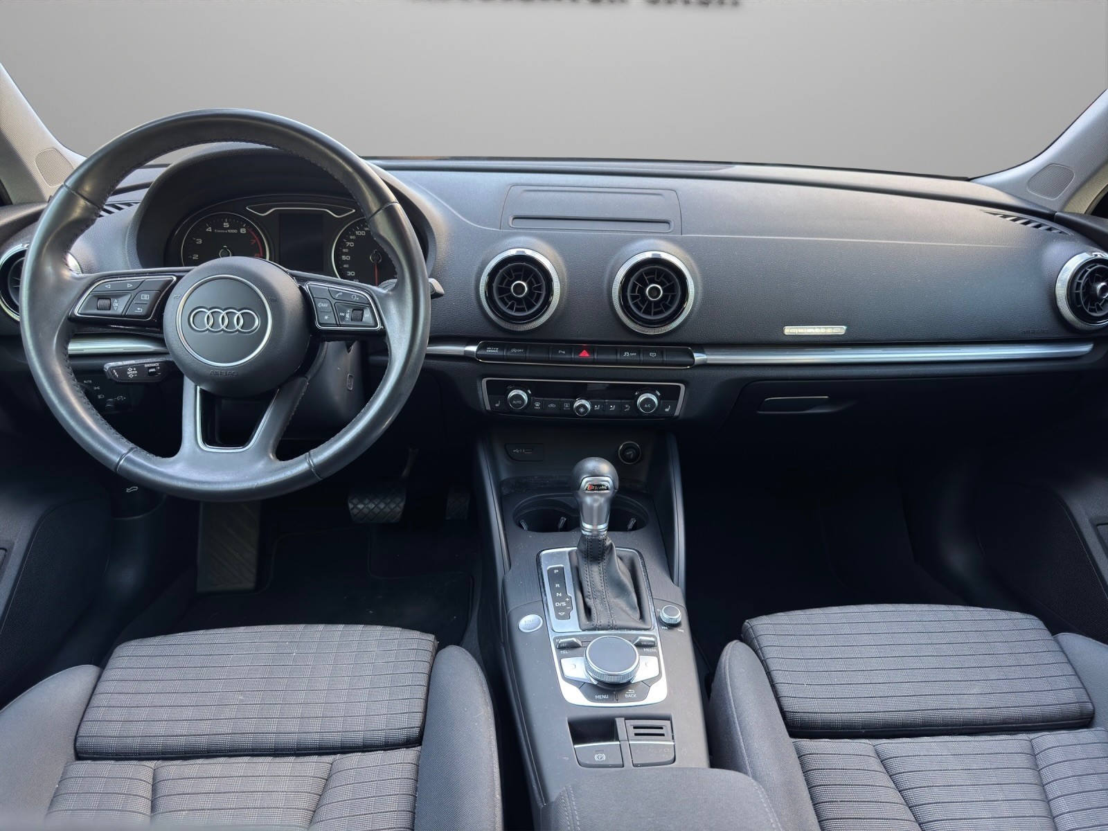 AUDI A3 Sportback 40 TFSI Sport quattro S-tronic-image-8