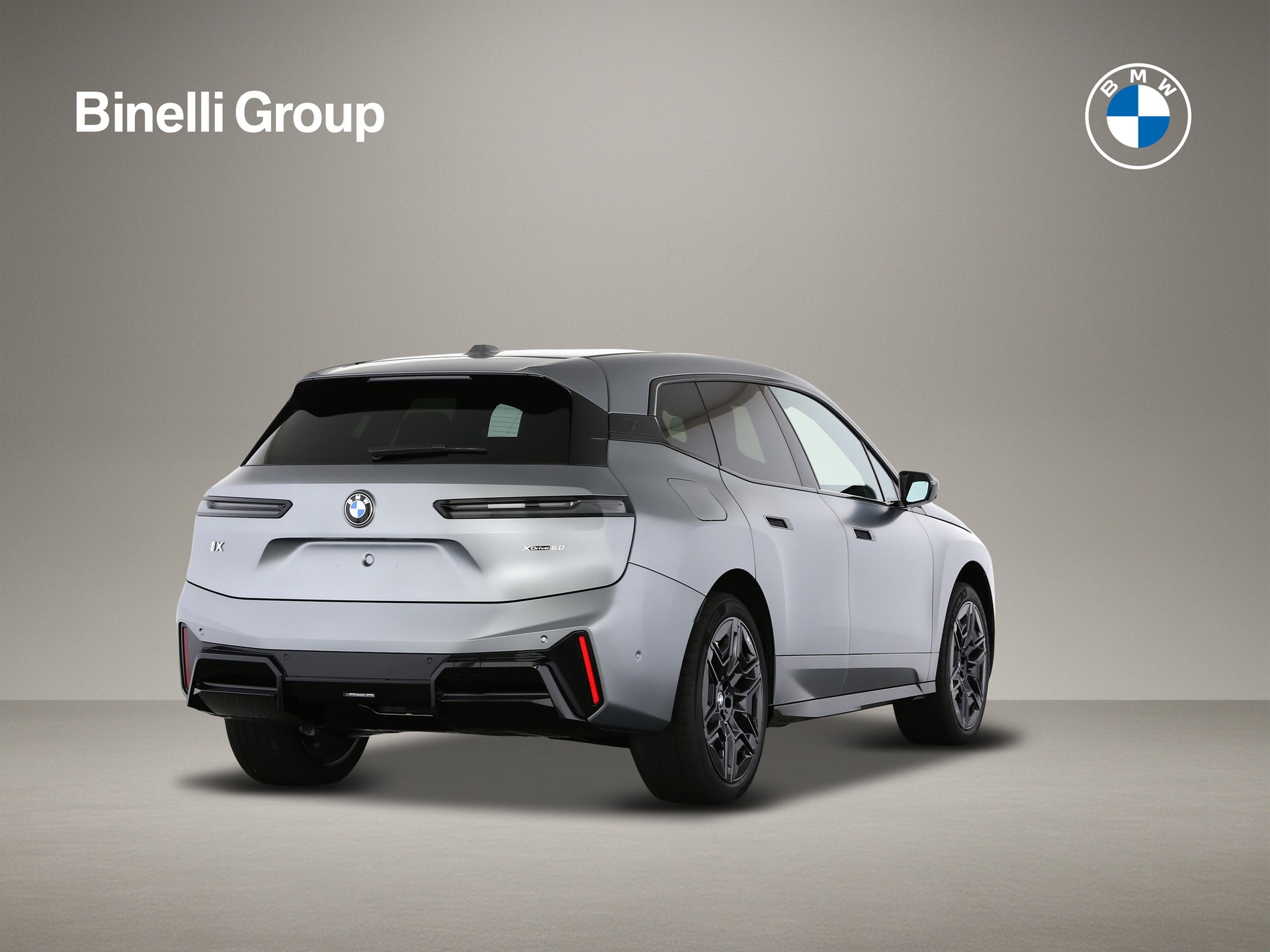 BMW iX xDrive60-showroom-element-1