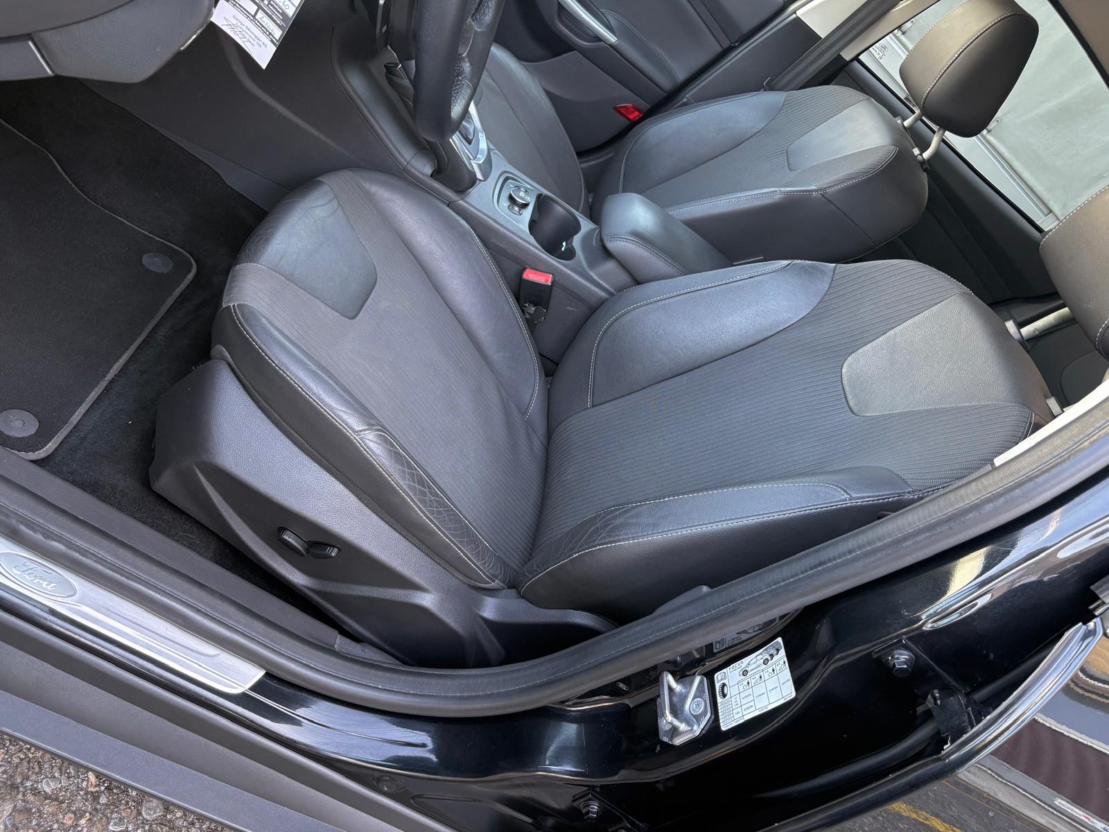 FORD Focus 1.6 SCTi Titanium-image-8