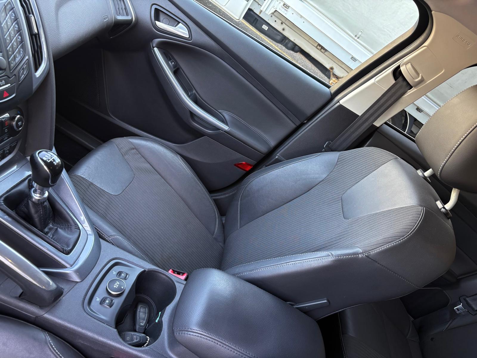 FORD Focus 1.6 SCTi Titanium-image-9