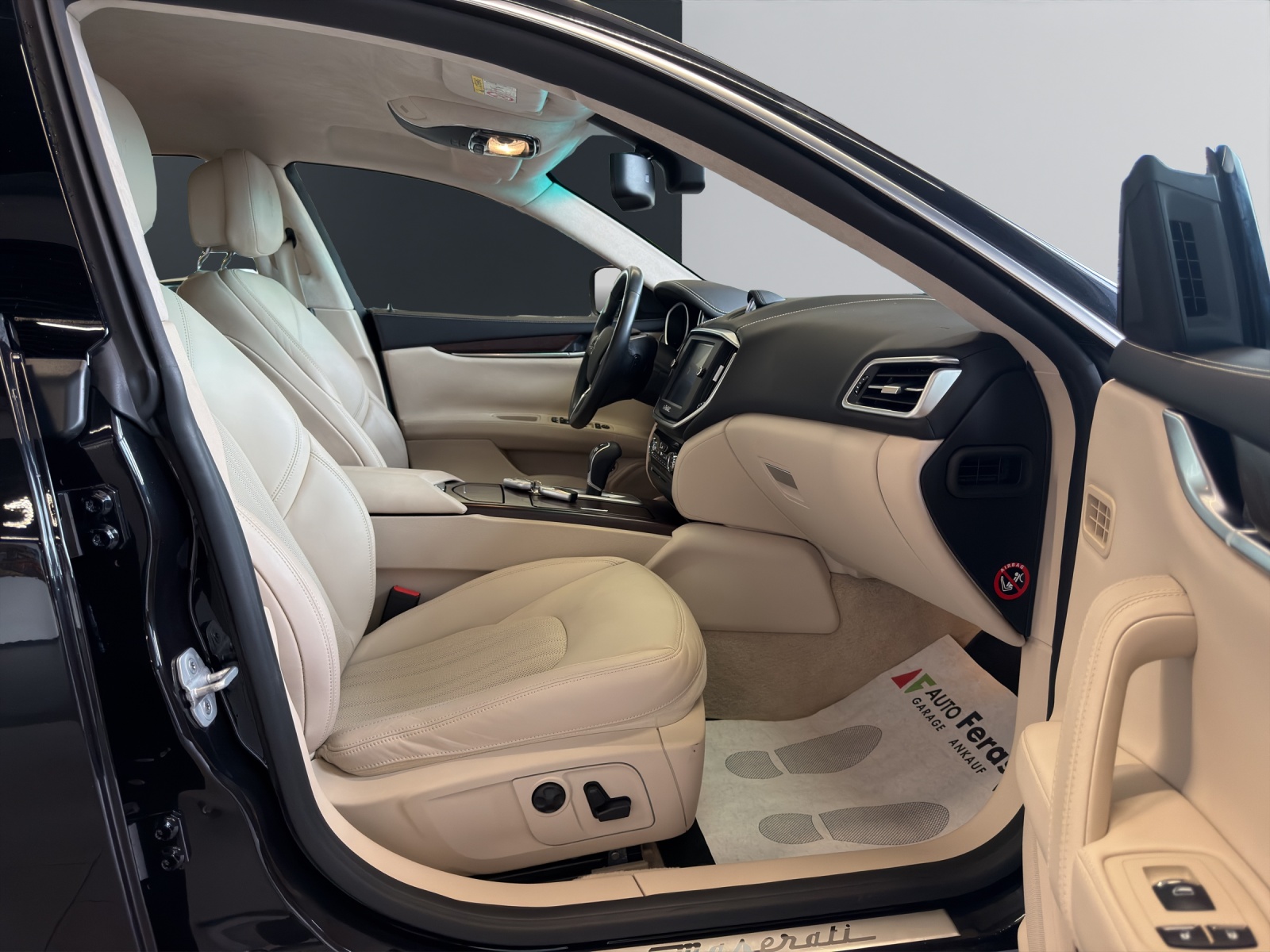 MASERATI Ghibli 3.0 V6 Automatica-image-17