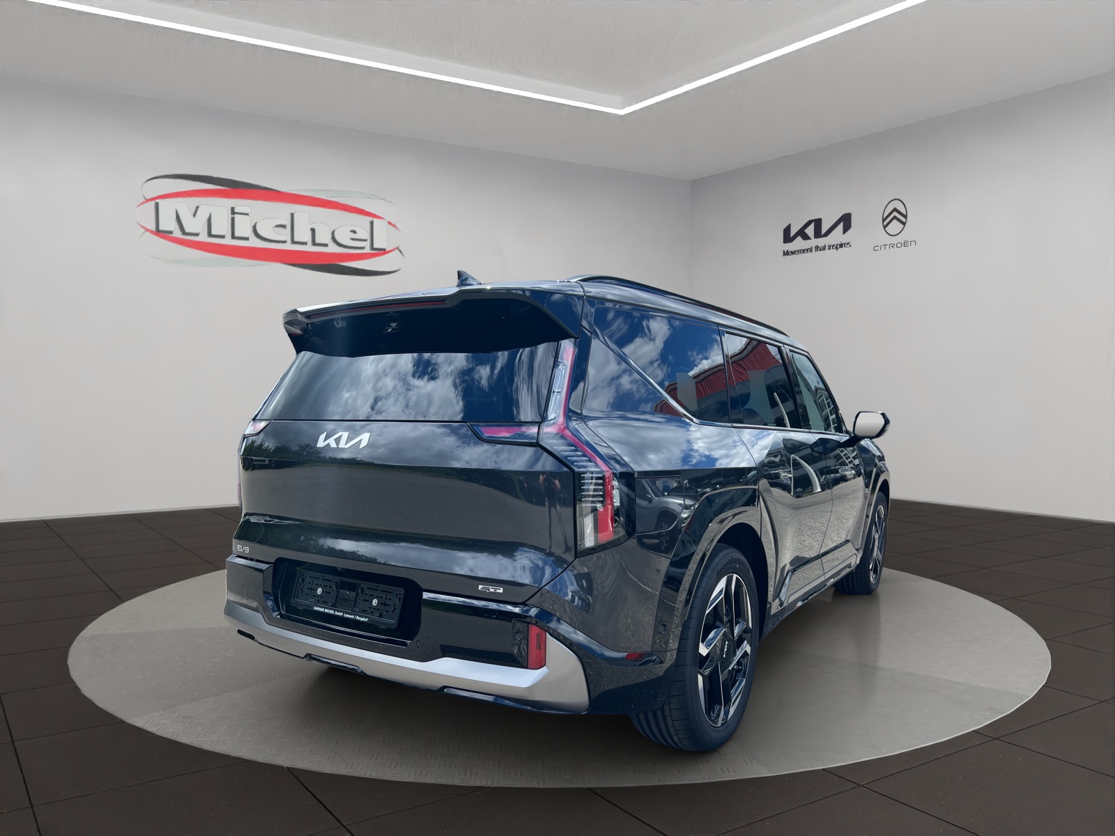 KIA EV9 99,8 kWh GT 4x4 Automat / elektr. Glasschiebedach / Wärmepumpe / Batterieheizsystem / Eintauschprämie CHF 6'000.--image-4