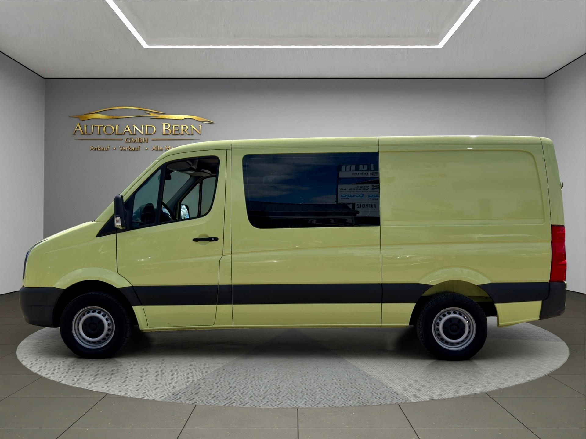 VW Crafter 35 2.0 TDI 5 Plätze, Navi + Kamera + AHK-image-4