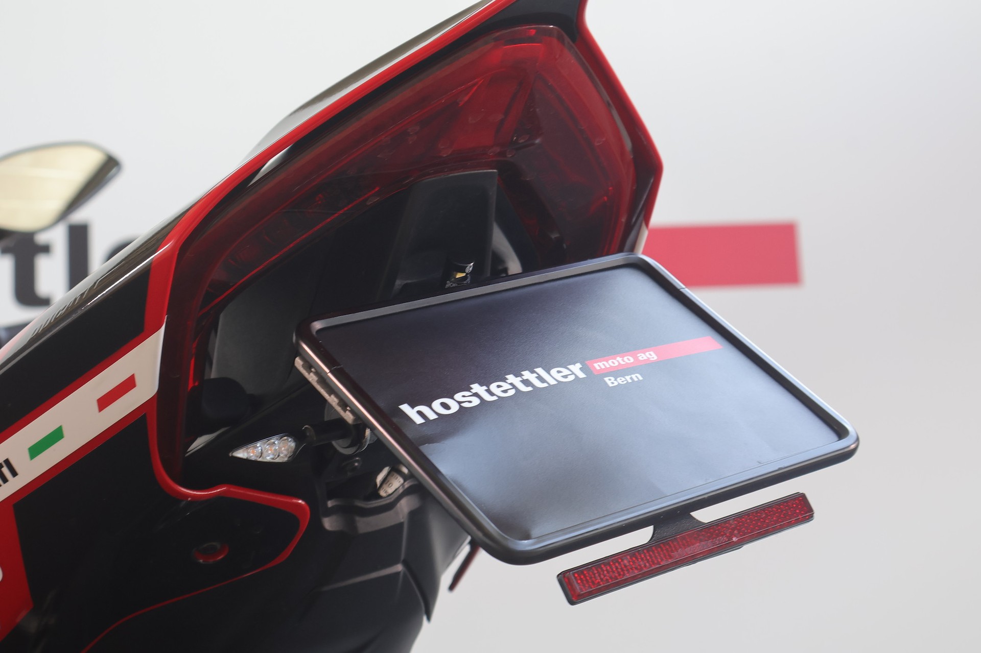DUCATI Streetfighter V4 S-image-8