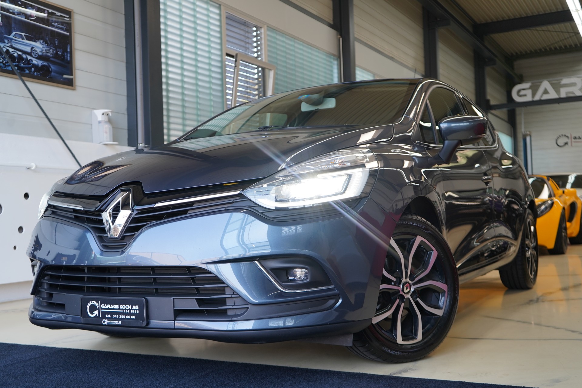 RENAULT Clio 0.9 12V Intens-showroom-element-1